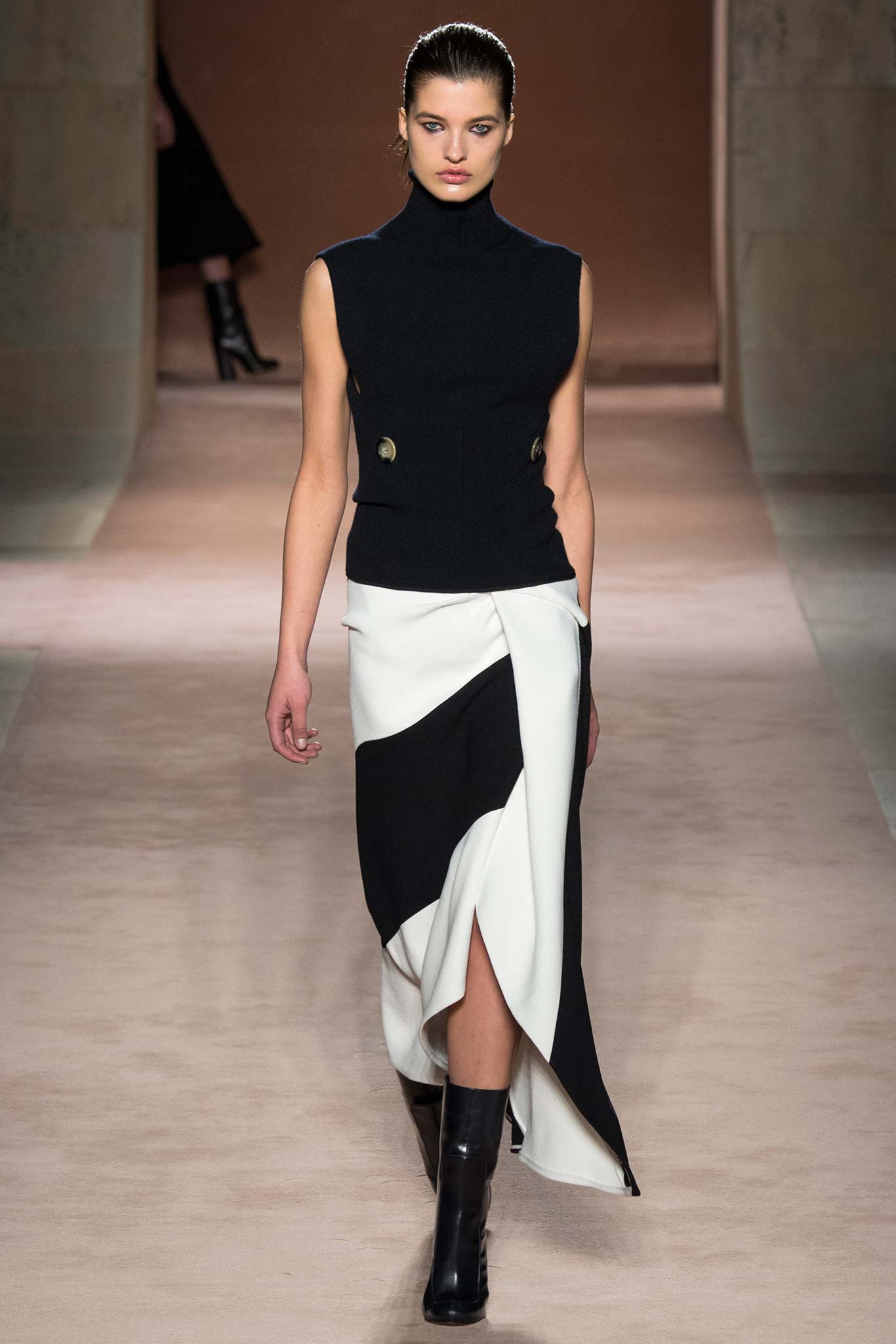 Victoria Beckham F/W 15 Look 16