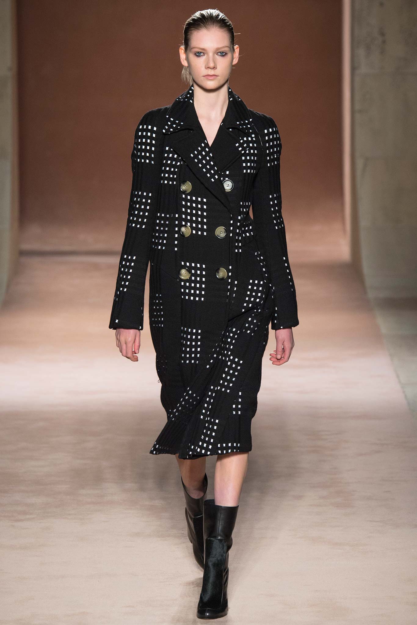 Victoria Beckham F/W 15 Look 18