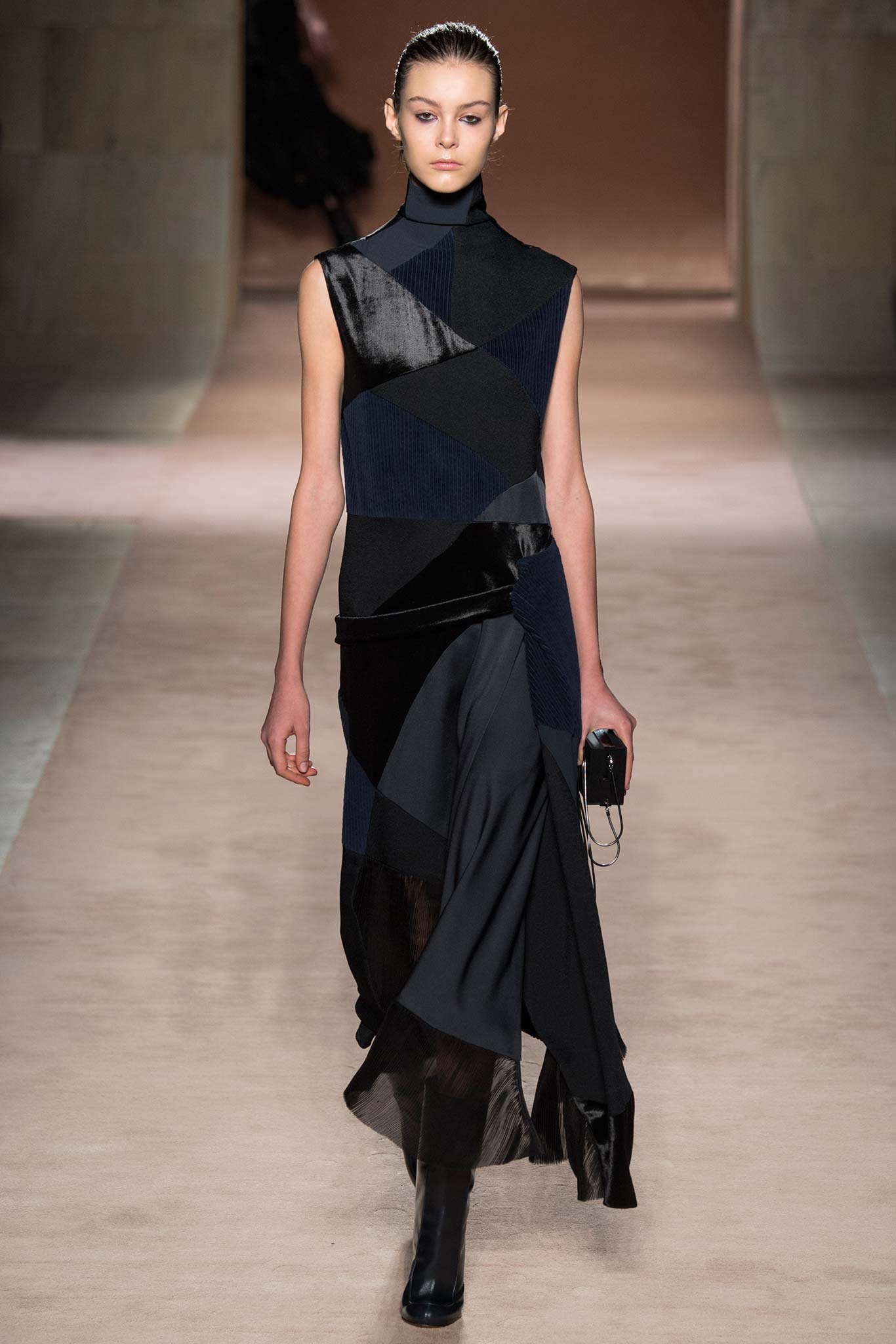 Victoria Beckham F/W 15 Look 32