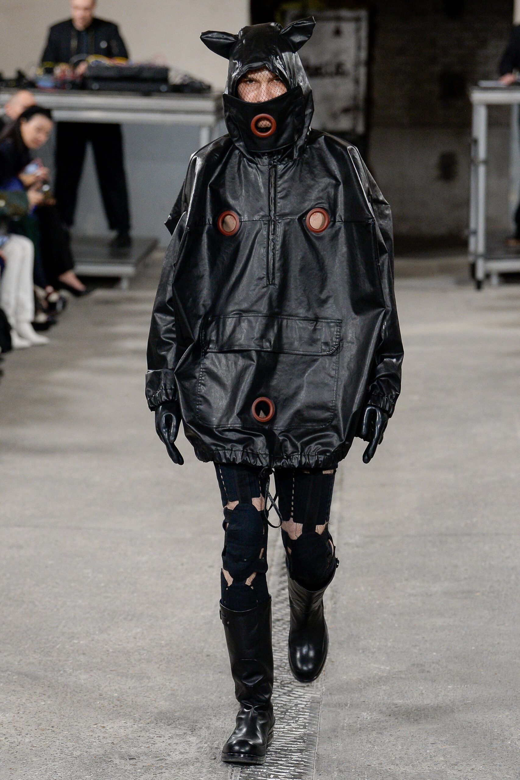 Walter Van Beirendonck F/W 18 Menswear Look 1