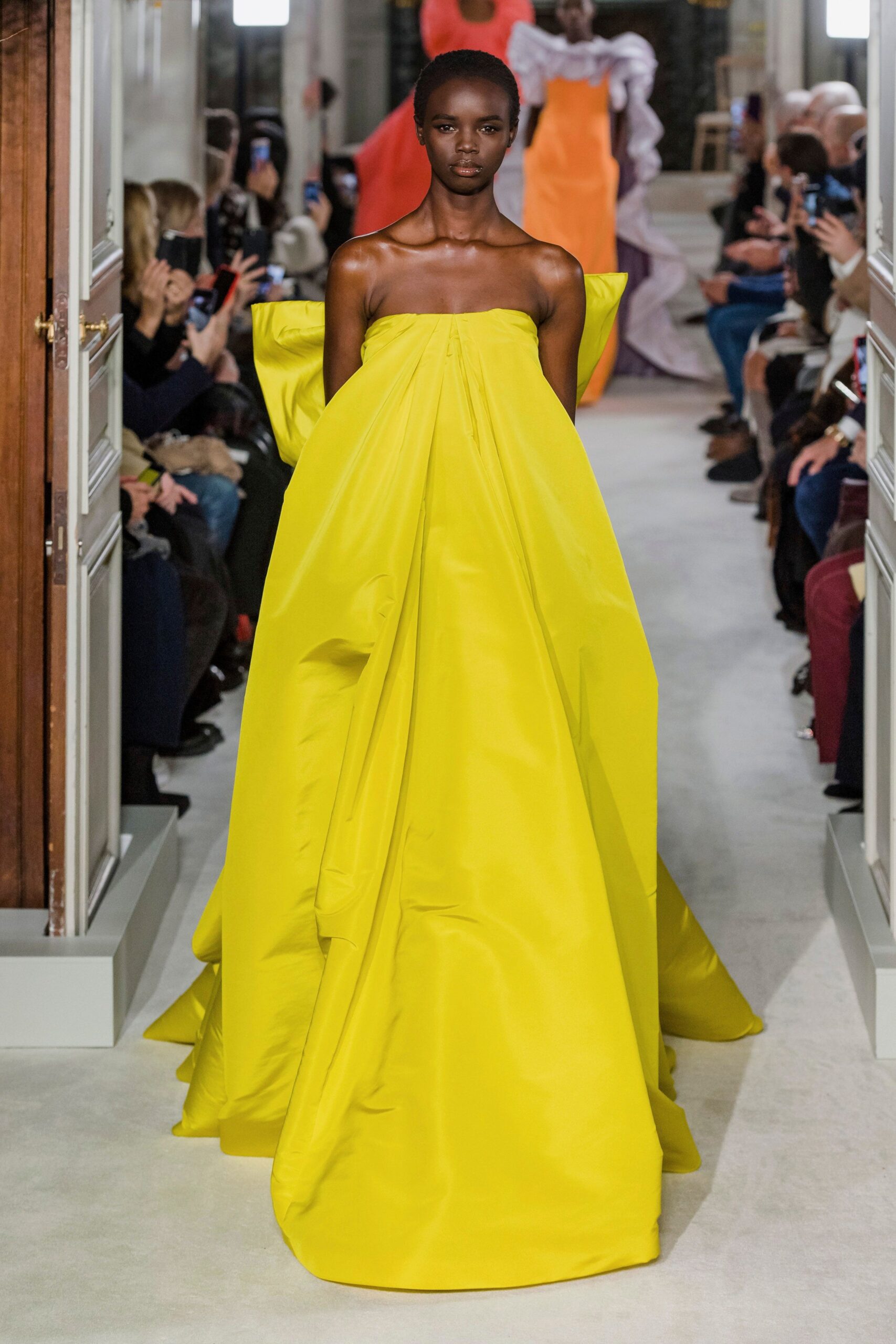 Valentino S/S 19 Couture Look 1