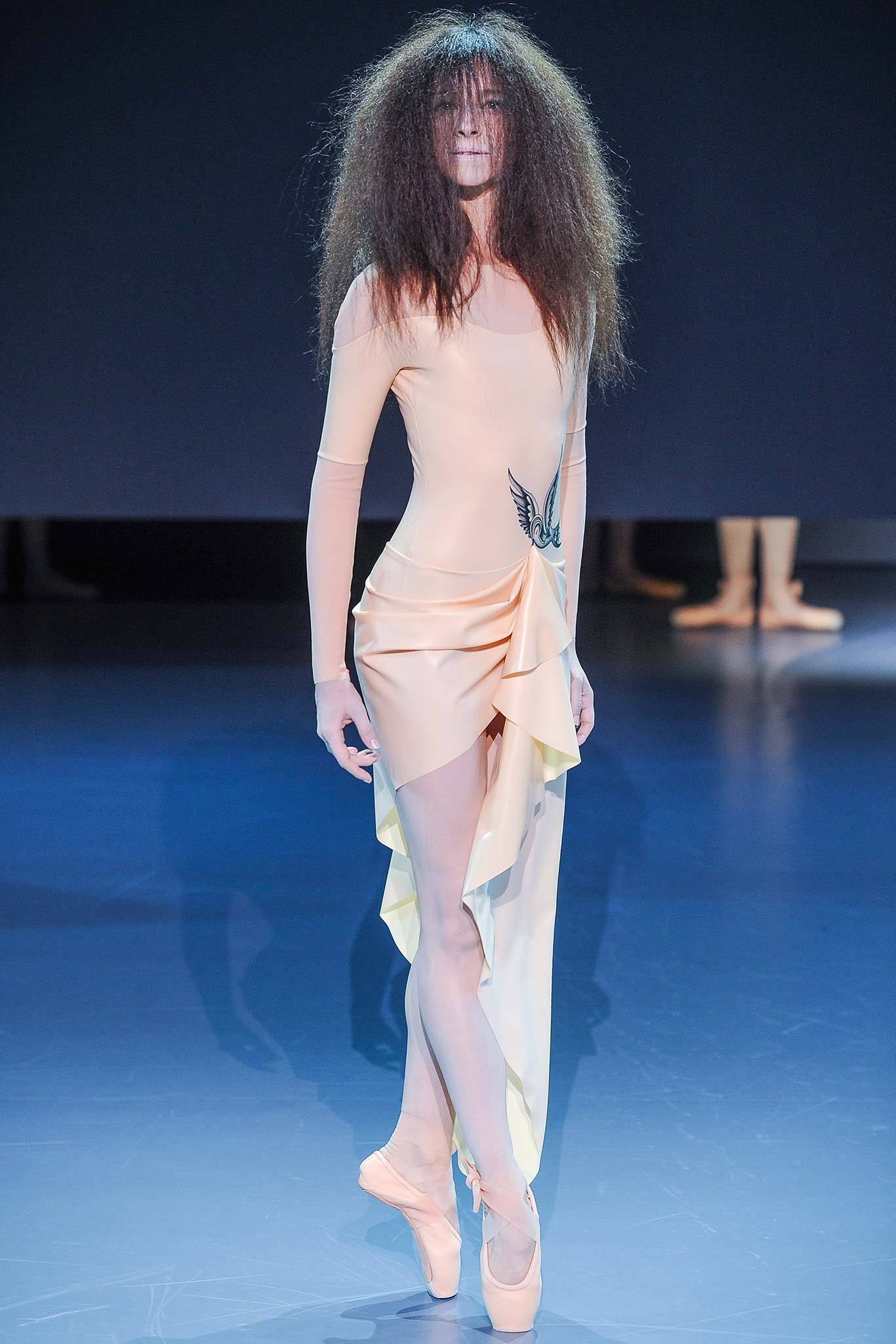 Viktor & Rolf S/S 14 Couture Look 1