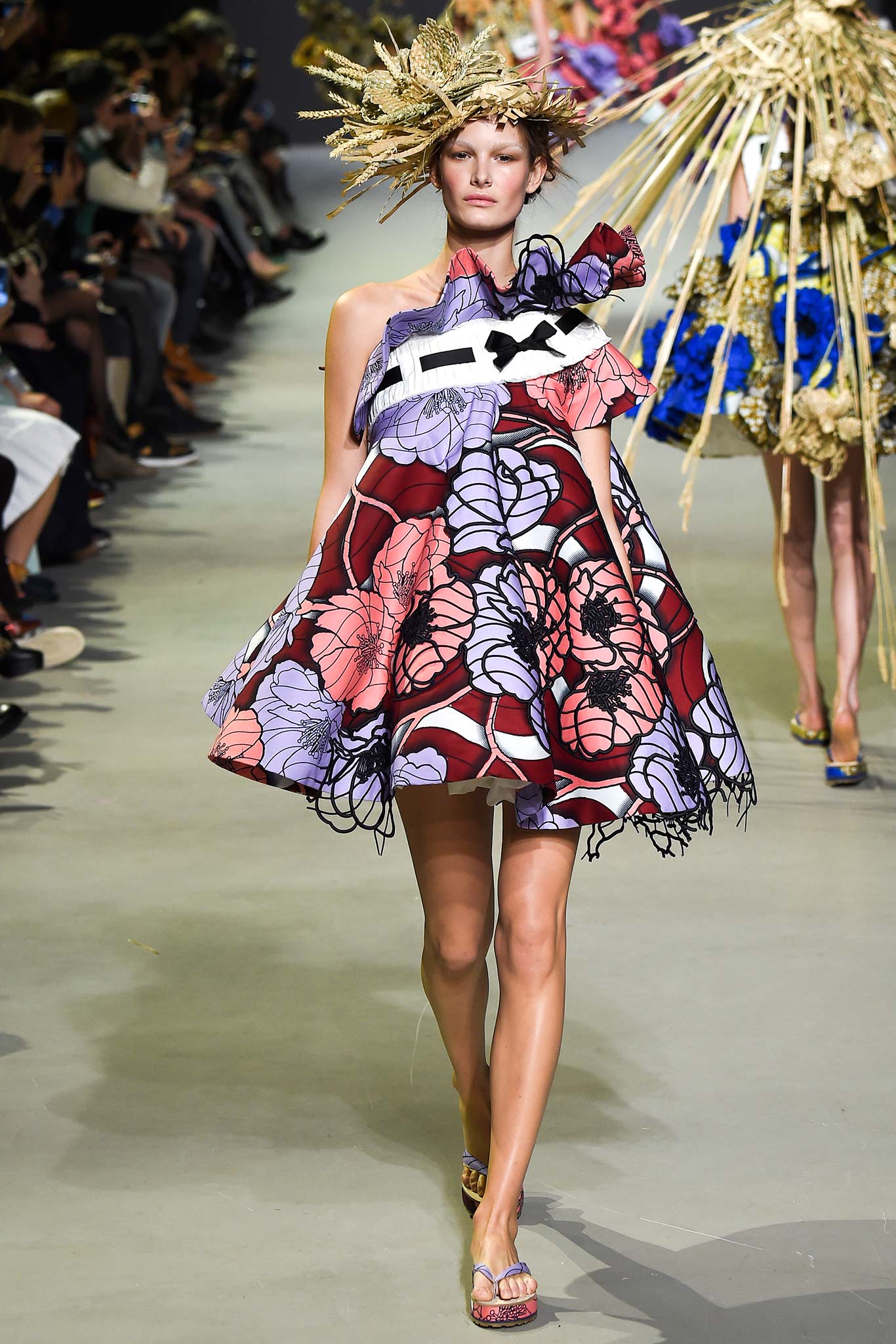 Viktor & Rolf S/S 15 Couture Look 1