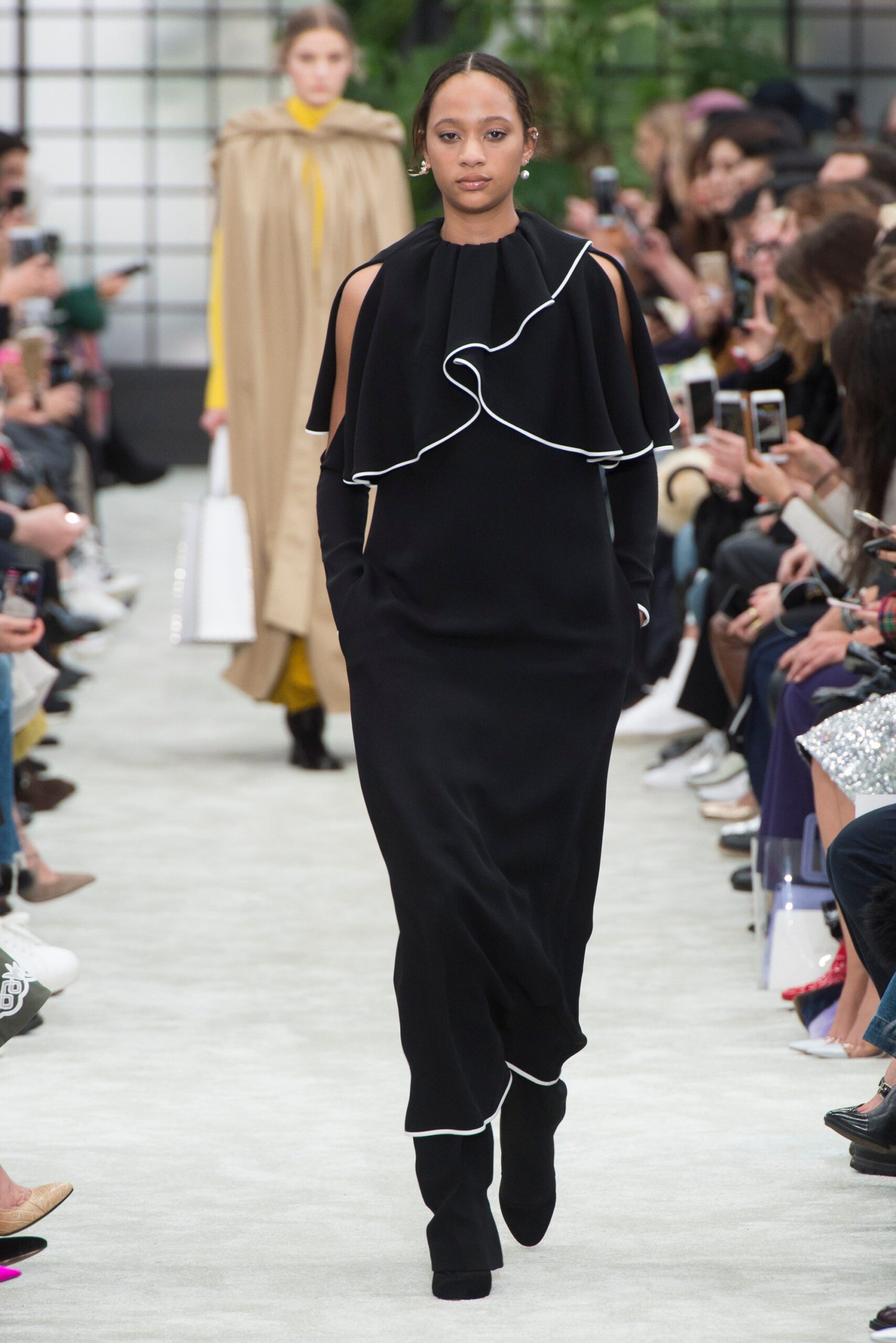 Valentino F/W 18 Look 5