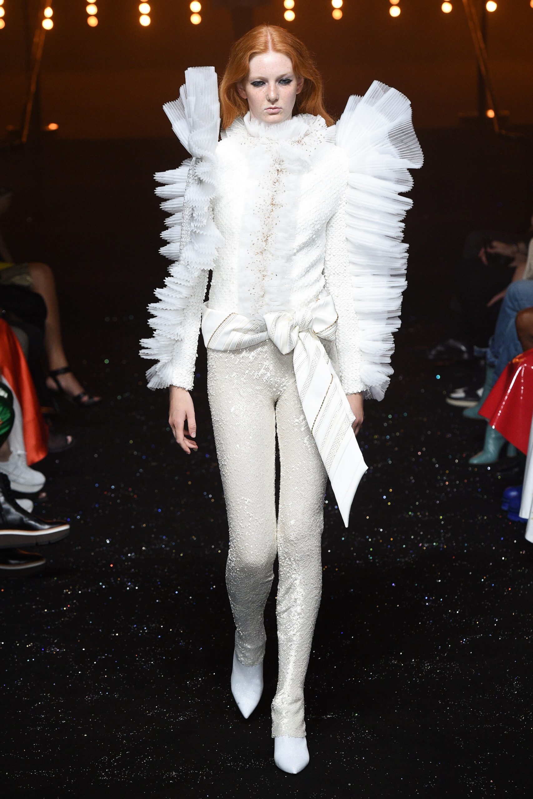 Viktor & Rolf F/W 18 Couture Look 1