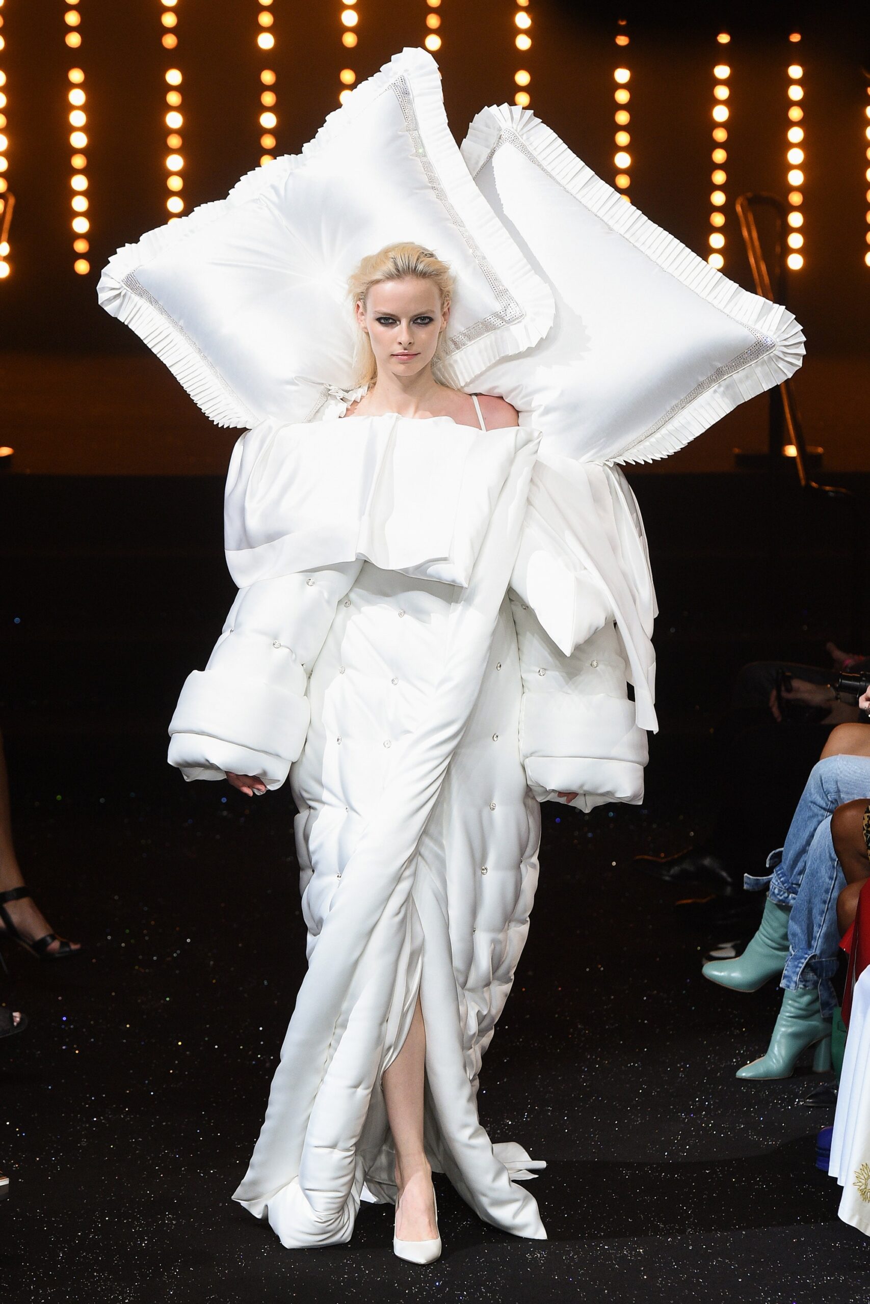 Viktor & Rolf F/W 18 Couture Look 6