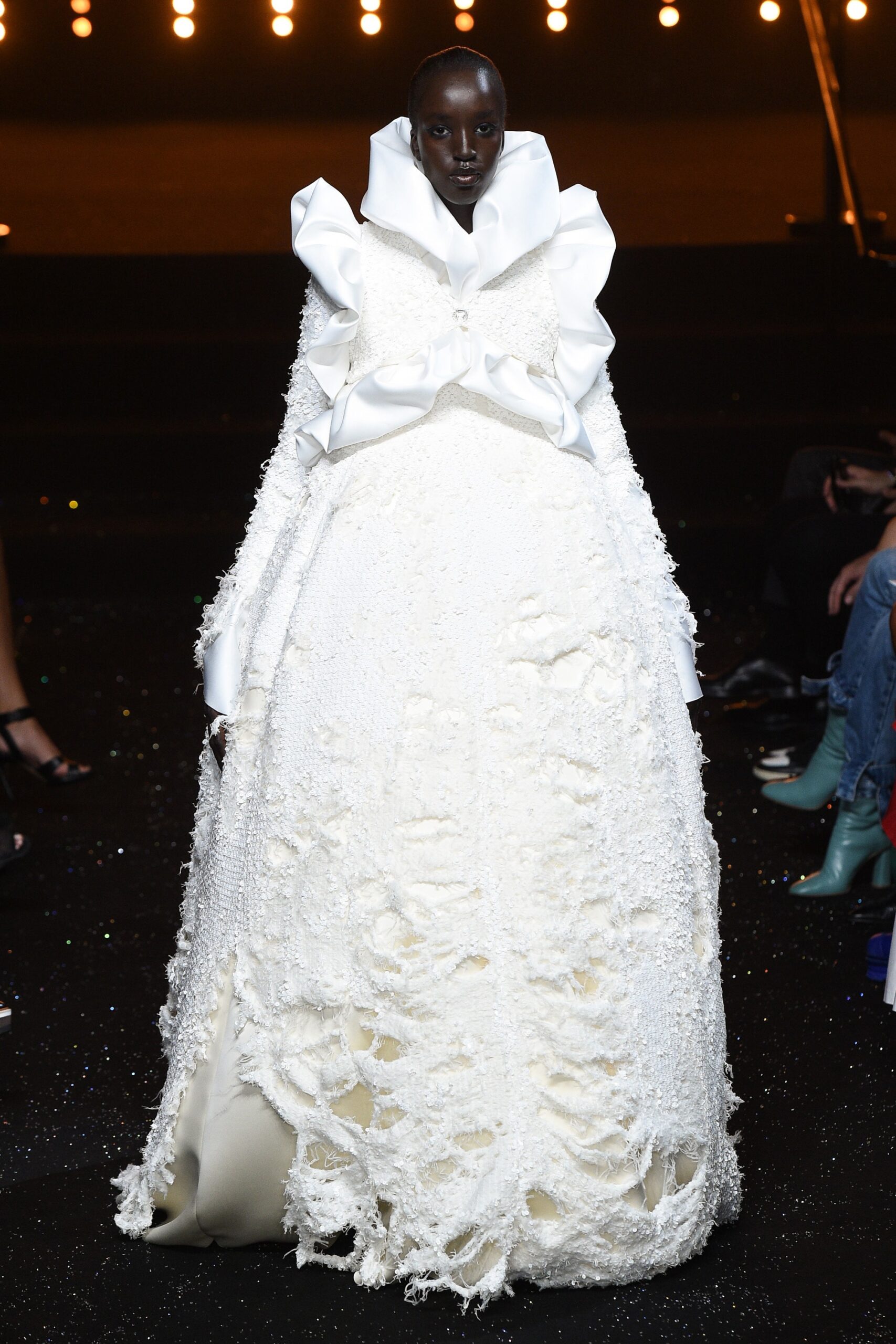 Viktor & Rolf F/W 18 Couture Look 11