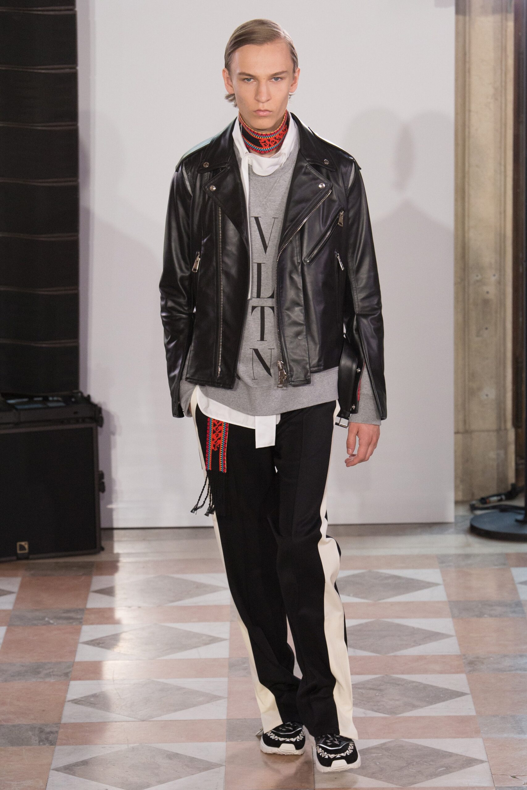 Valentino S/S 18 Menswear Look 42