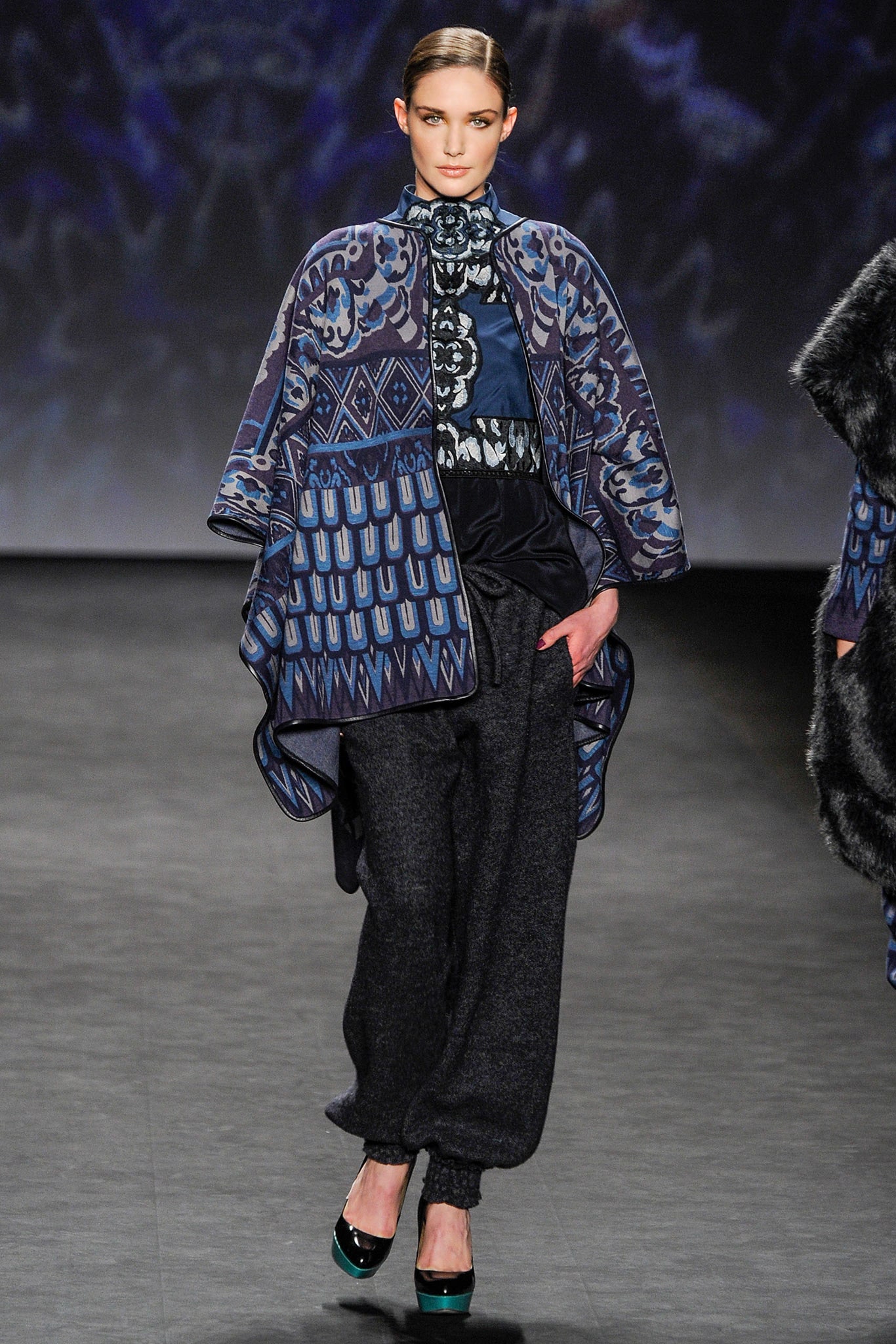 Vivienne Tam F/W 14 Look 16