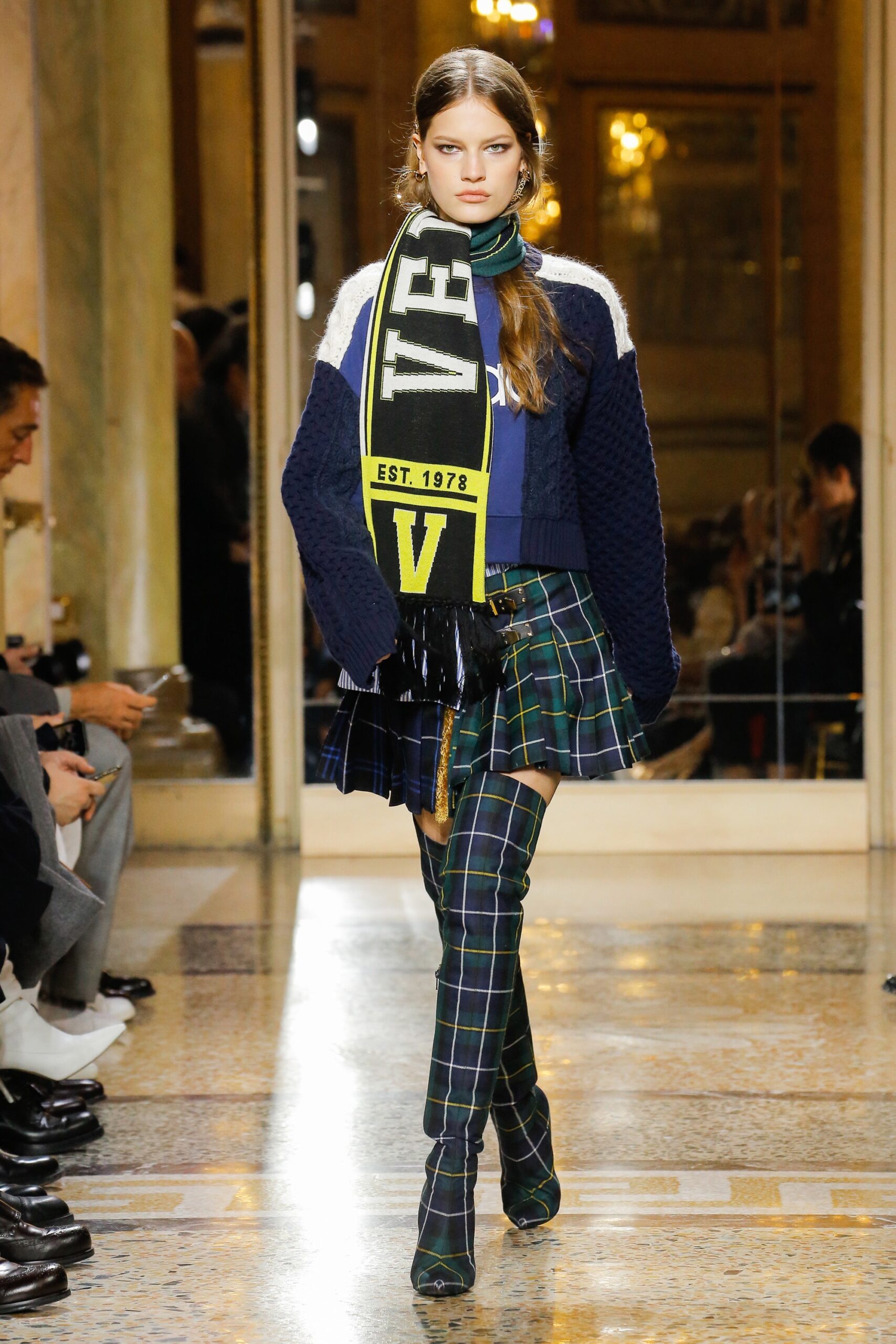 Versace F/W 18 Menswear Look 4