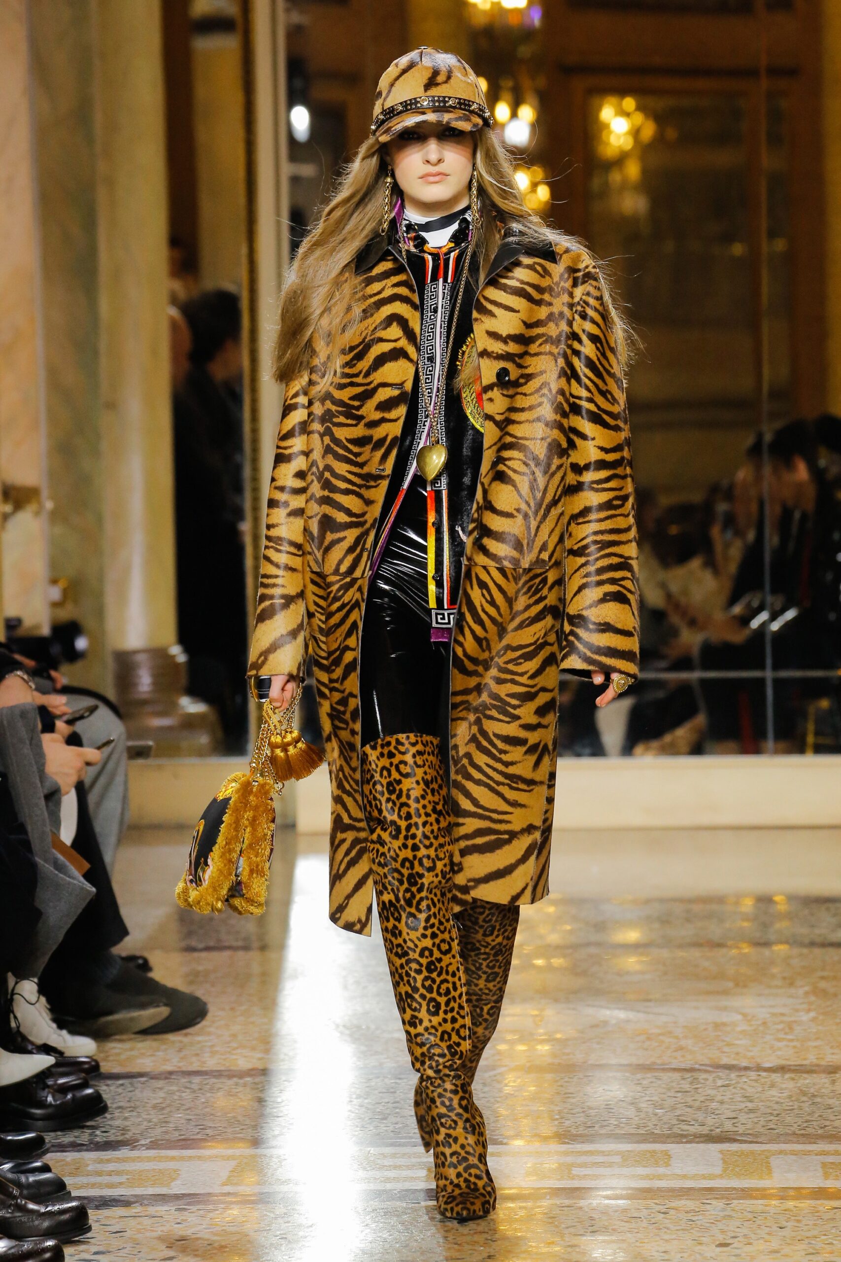 Versace F/W 18 Menswear Look 7