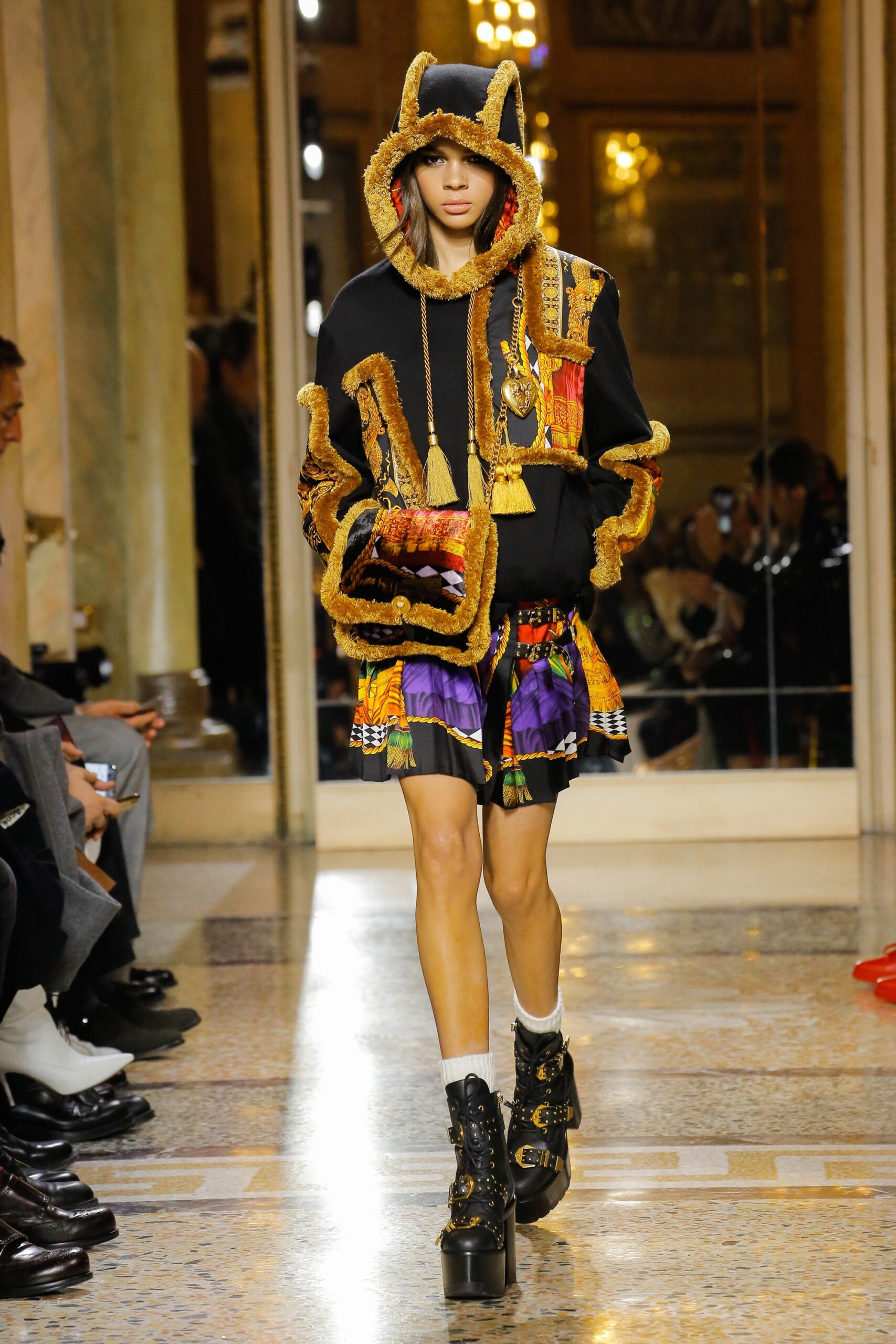 Versace F/W 18 Menswear Look 8
