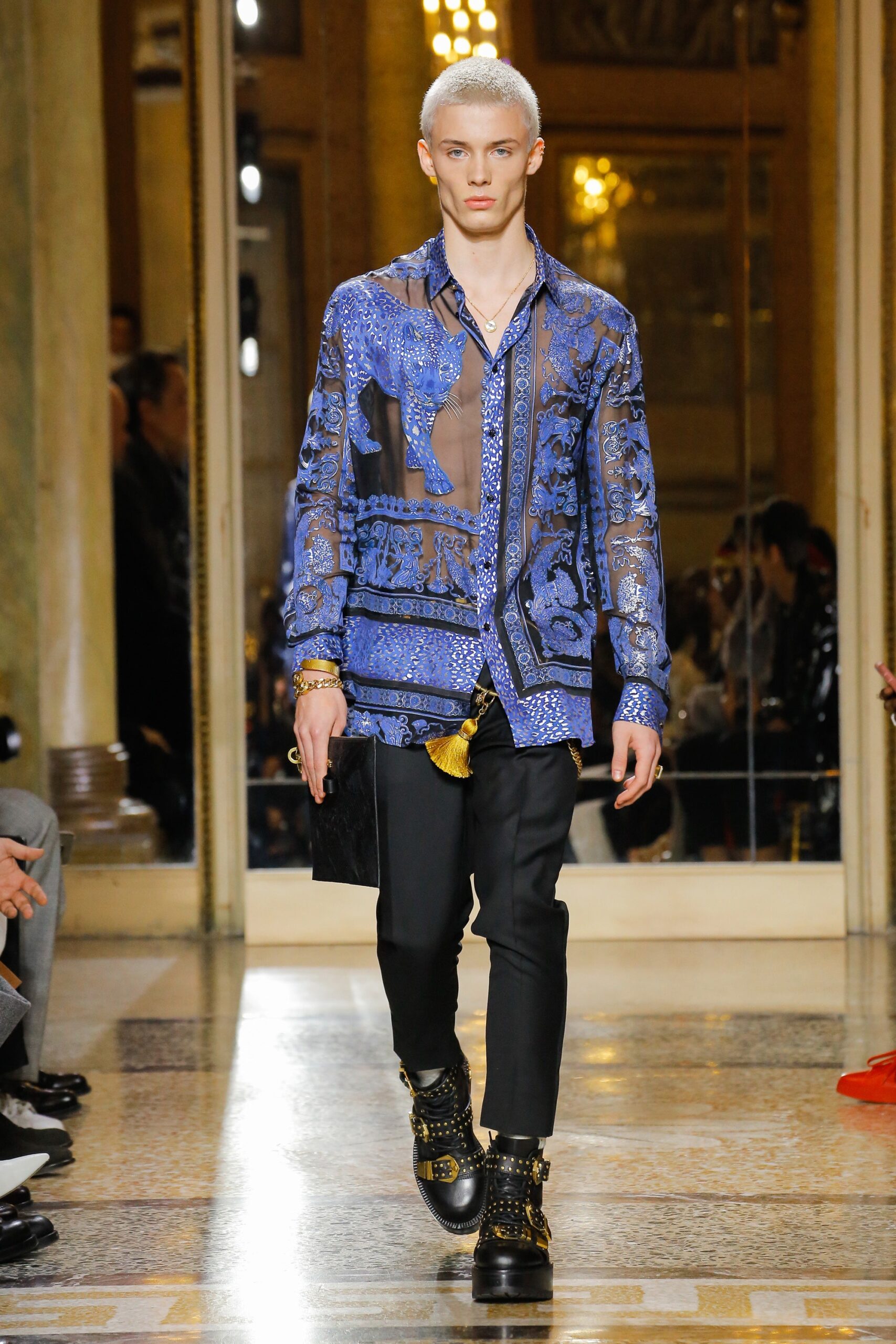 Versace F/W 18 Menswear Look 9