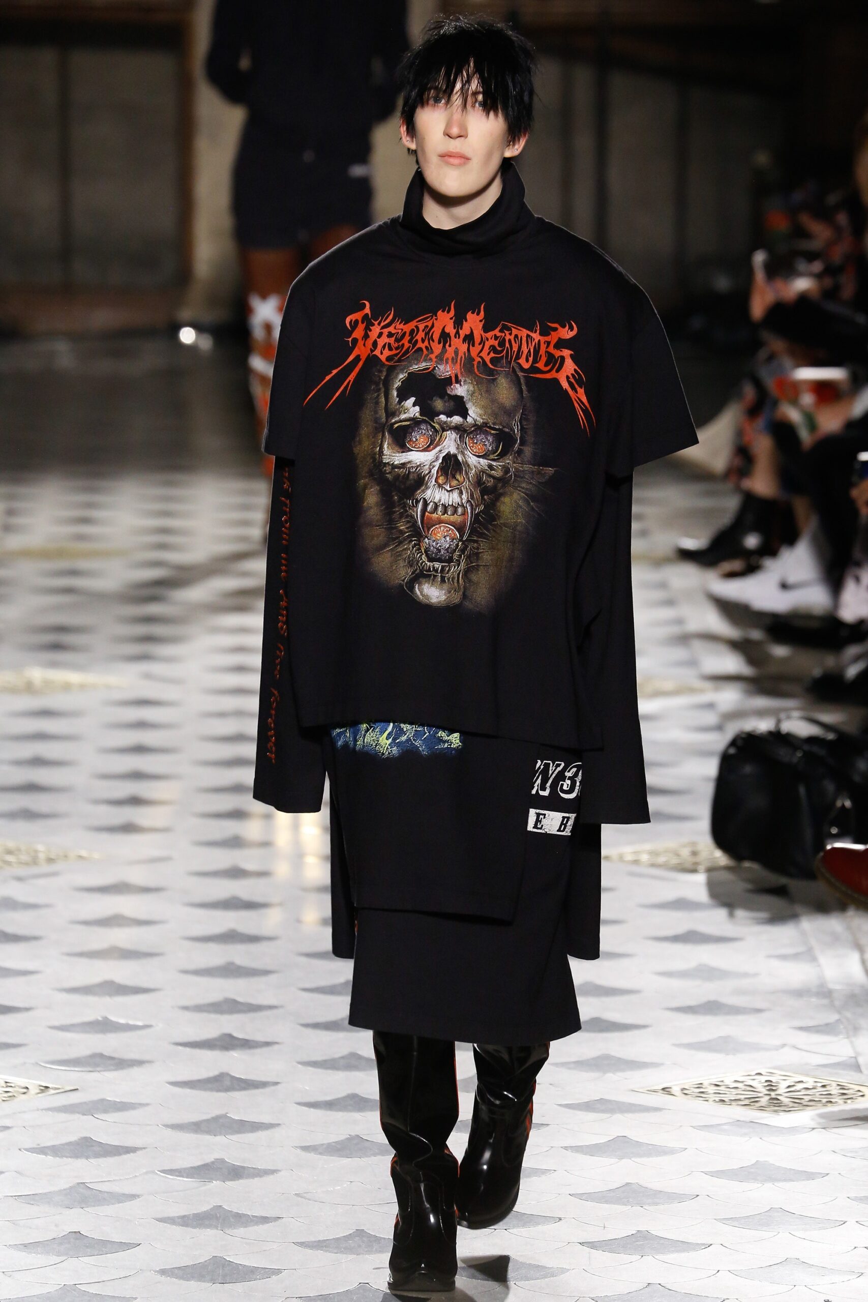 Vetements F/W 16 Look 34