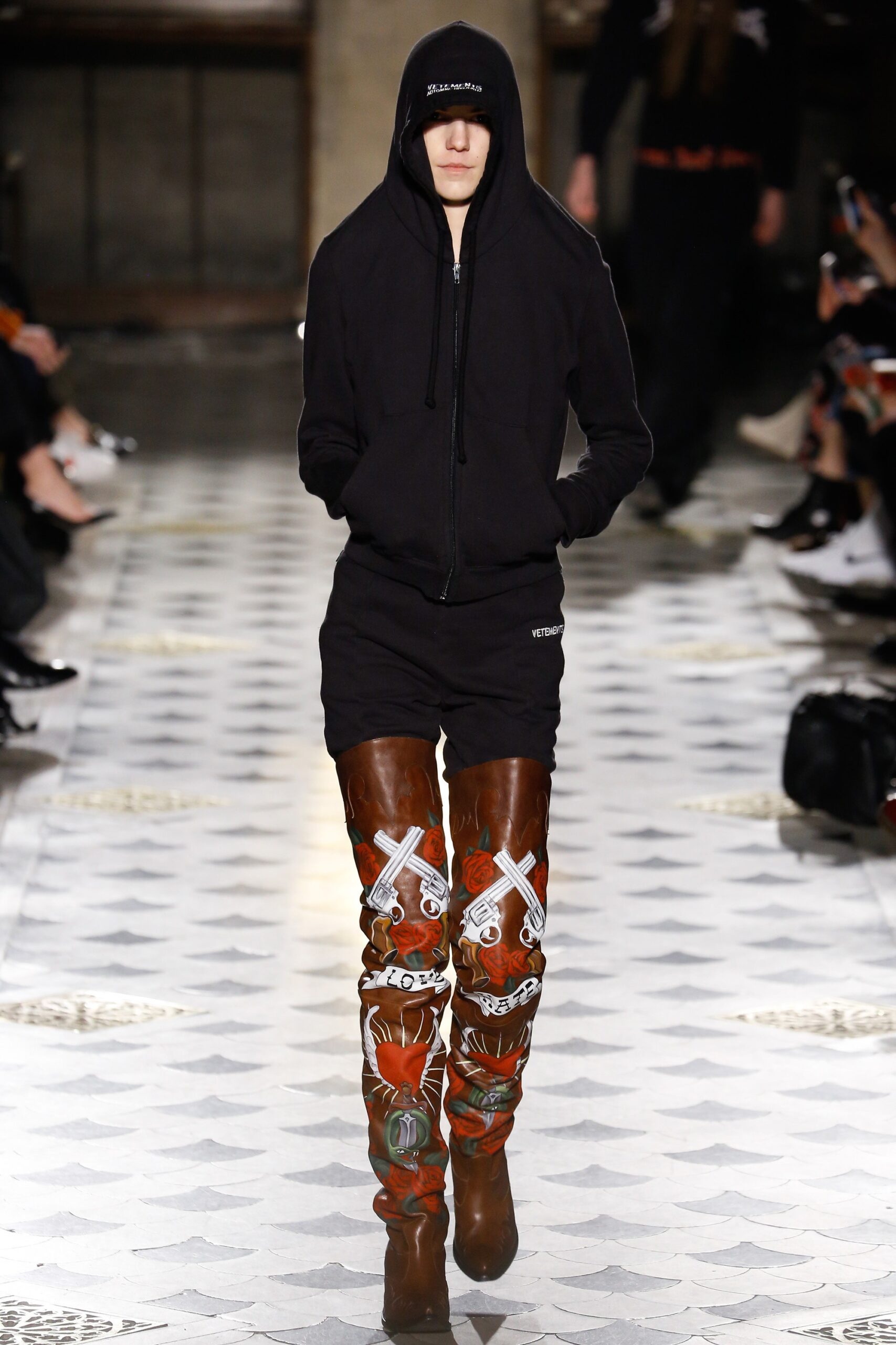 Vetements F/W 16 Look 35