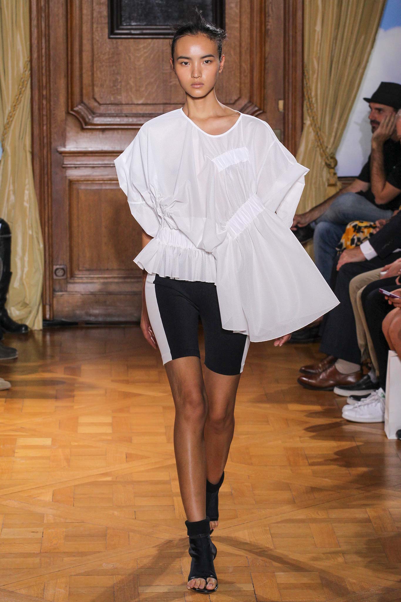 Viktor & Rolf S/S 15 Look 16