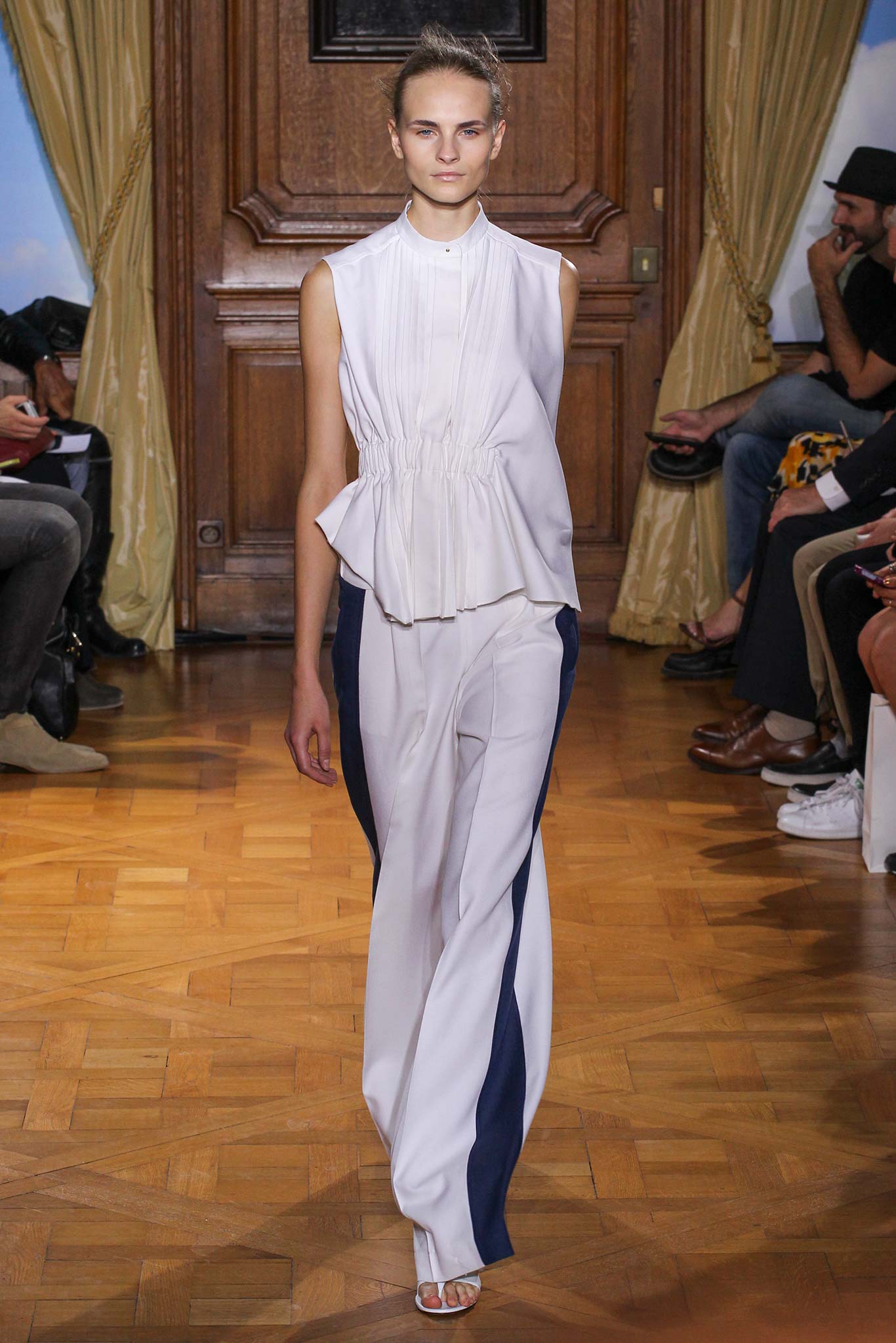 Viktor & Rolf S/S 15 Look 17