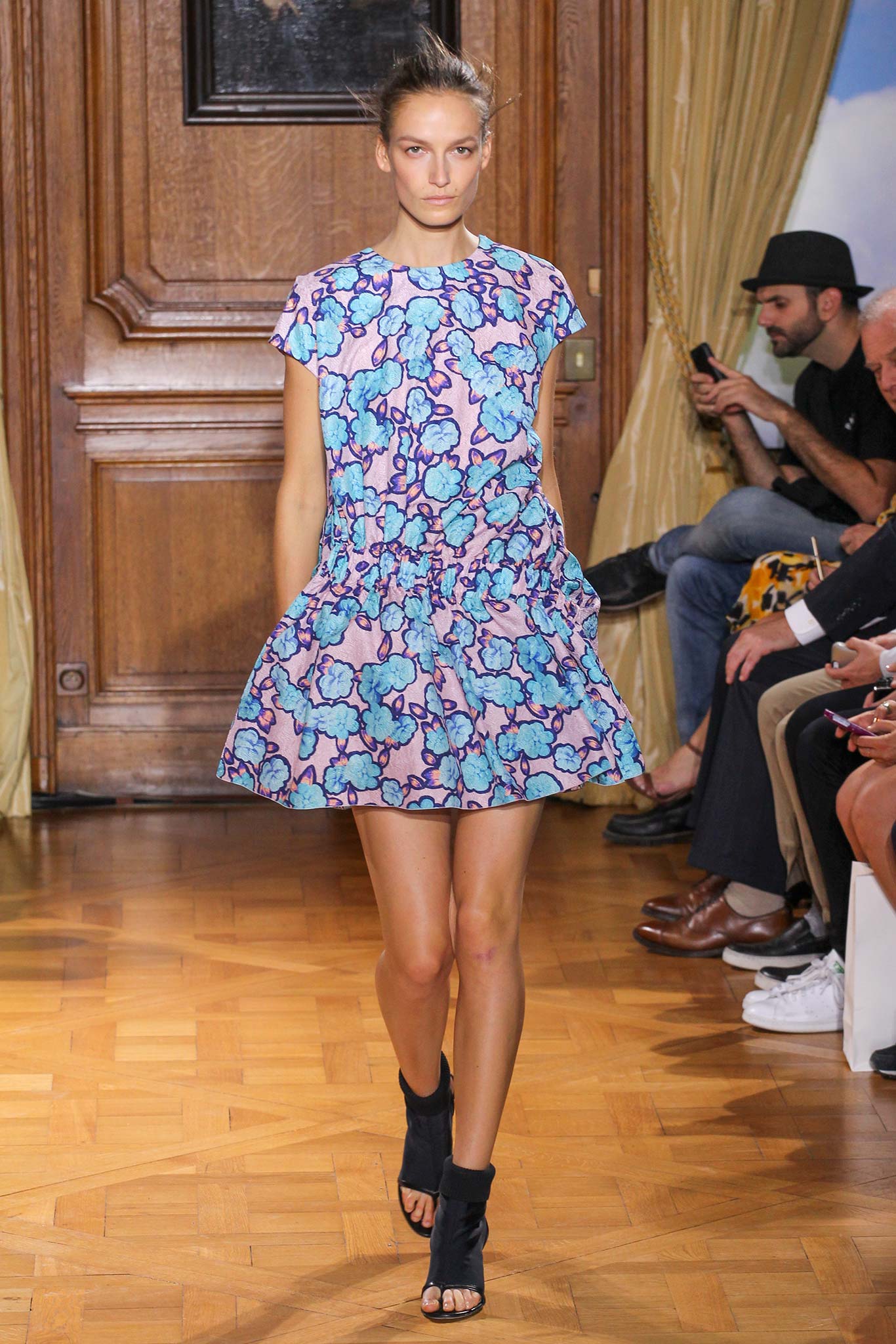 Viktor & Rolf S/S 15 Look 27
