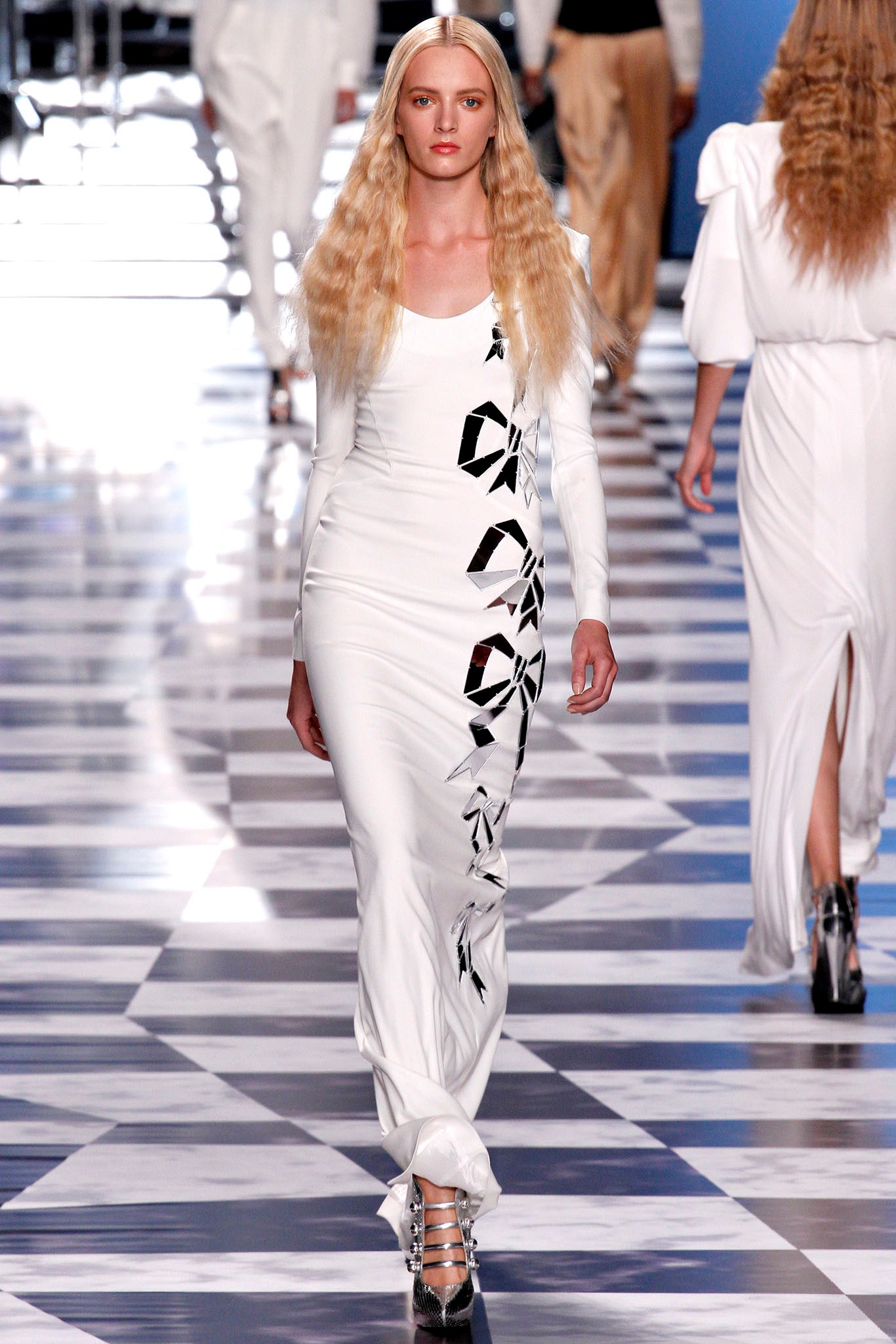 Viktor & Rolf S/S 13 Look 1