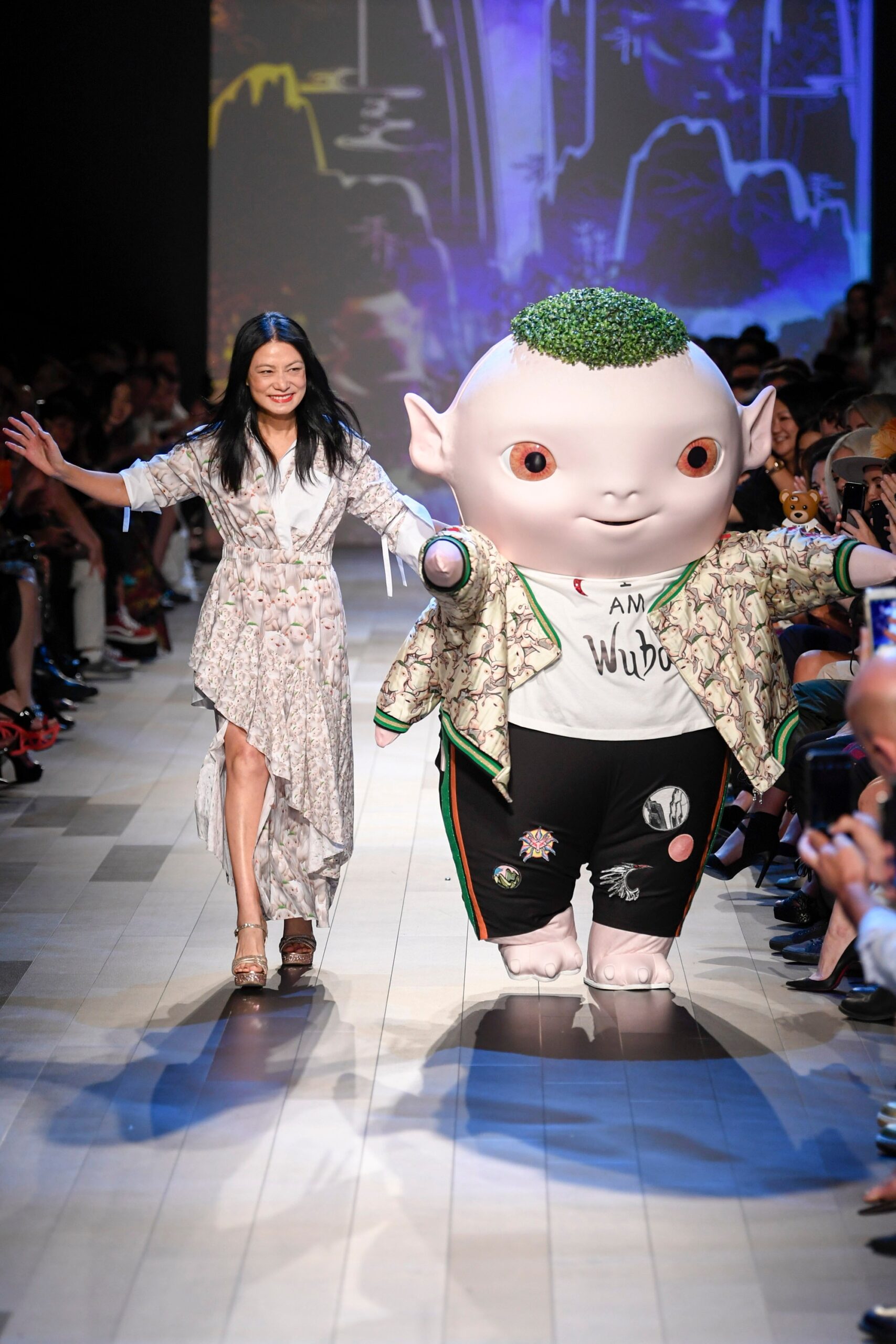 Vivienne Tam S/S 18 Look 42