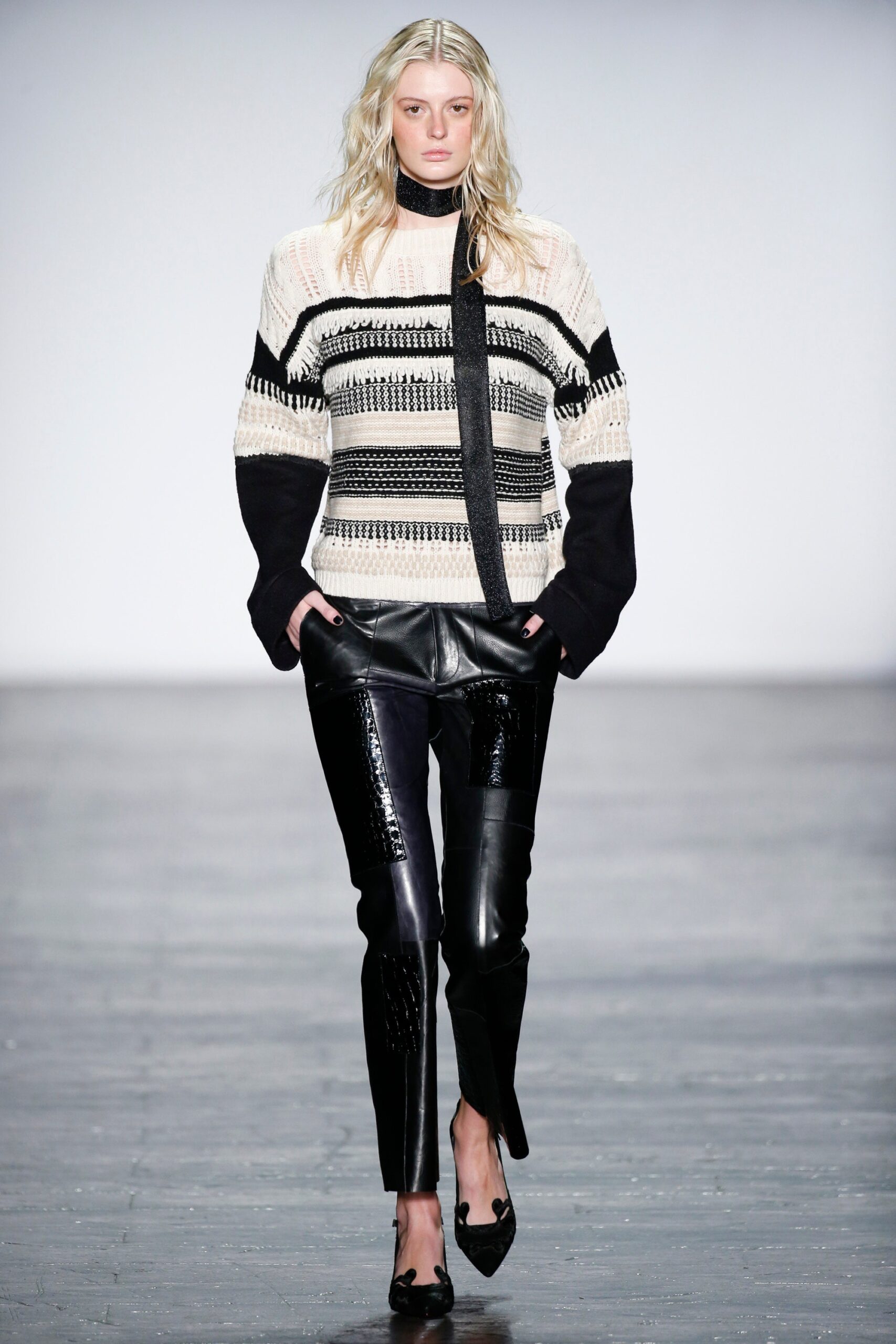 Vivienne Tam F/W 16 Look 17