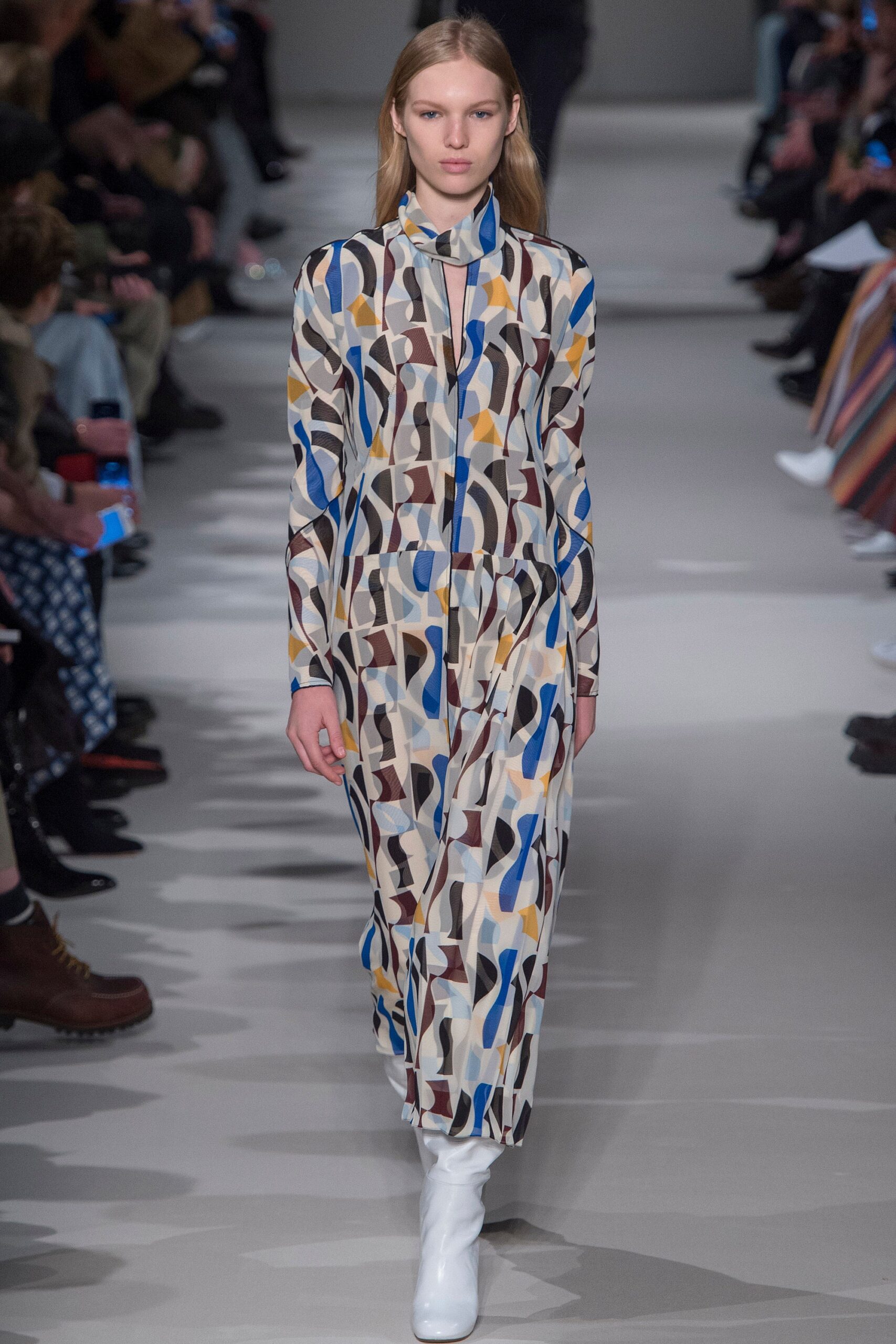 Victoria Beckham F/W 17 Look 10