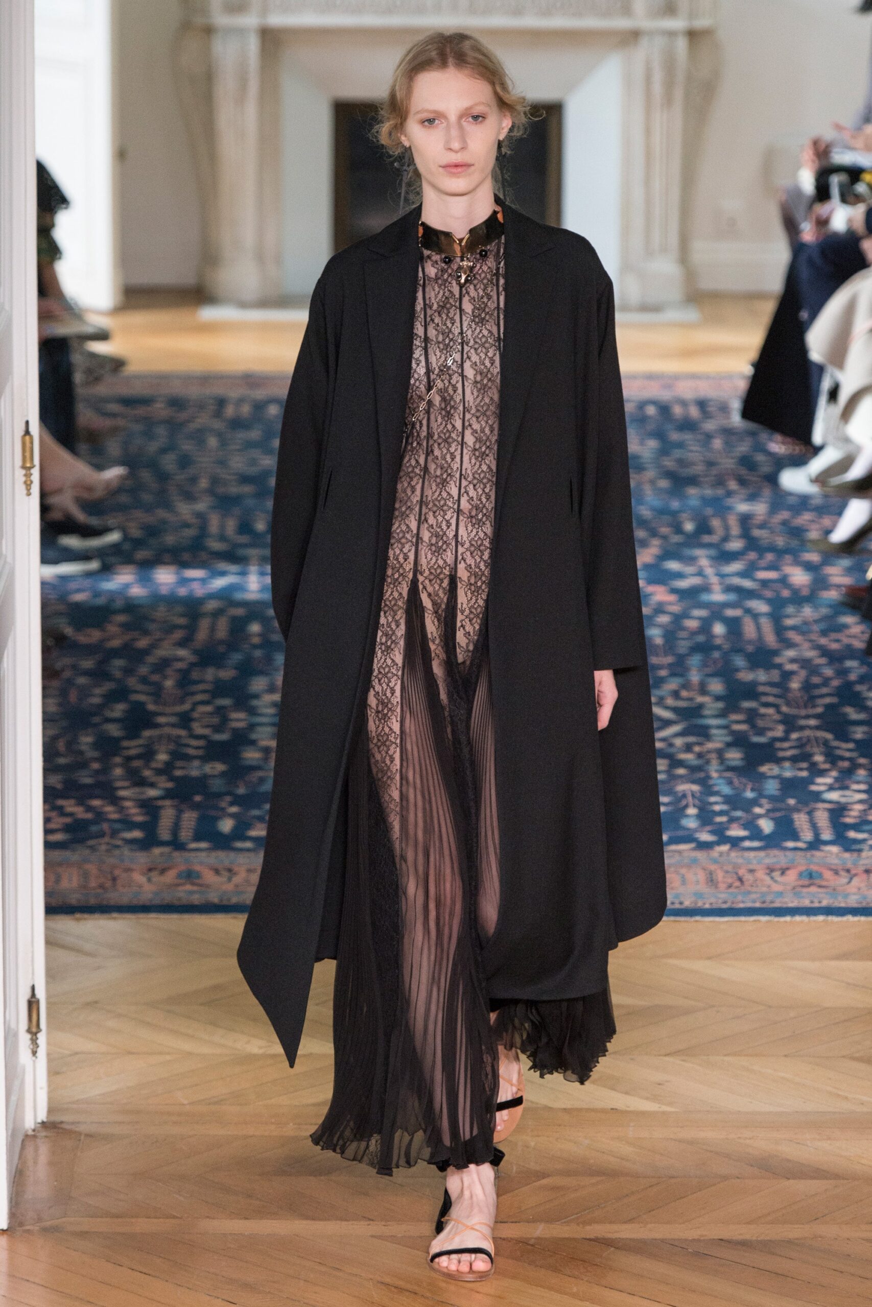 Valentino S/S 17 Look 29