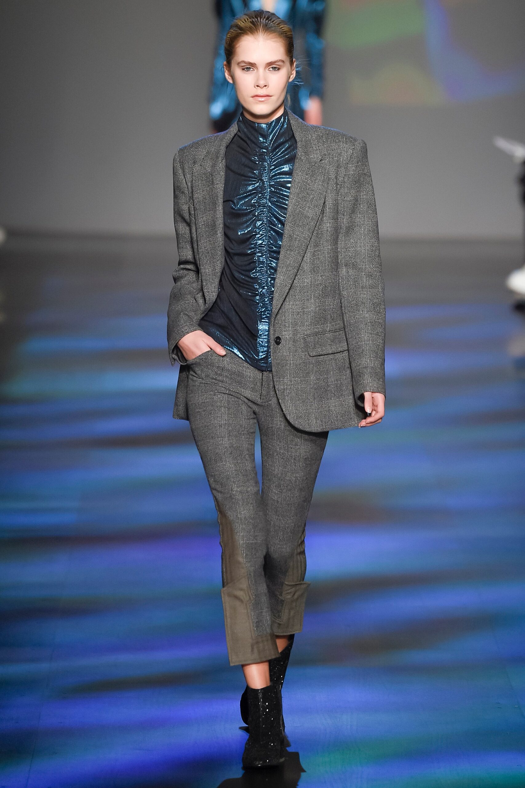 Vivienne Tam F/W 17 Look 10