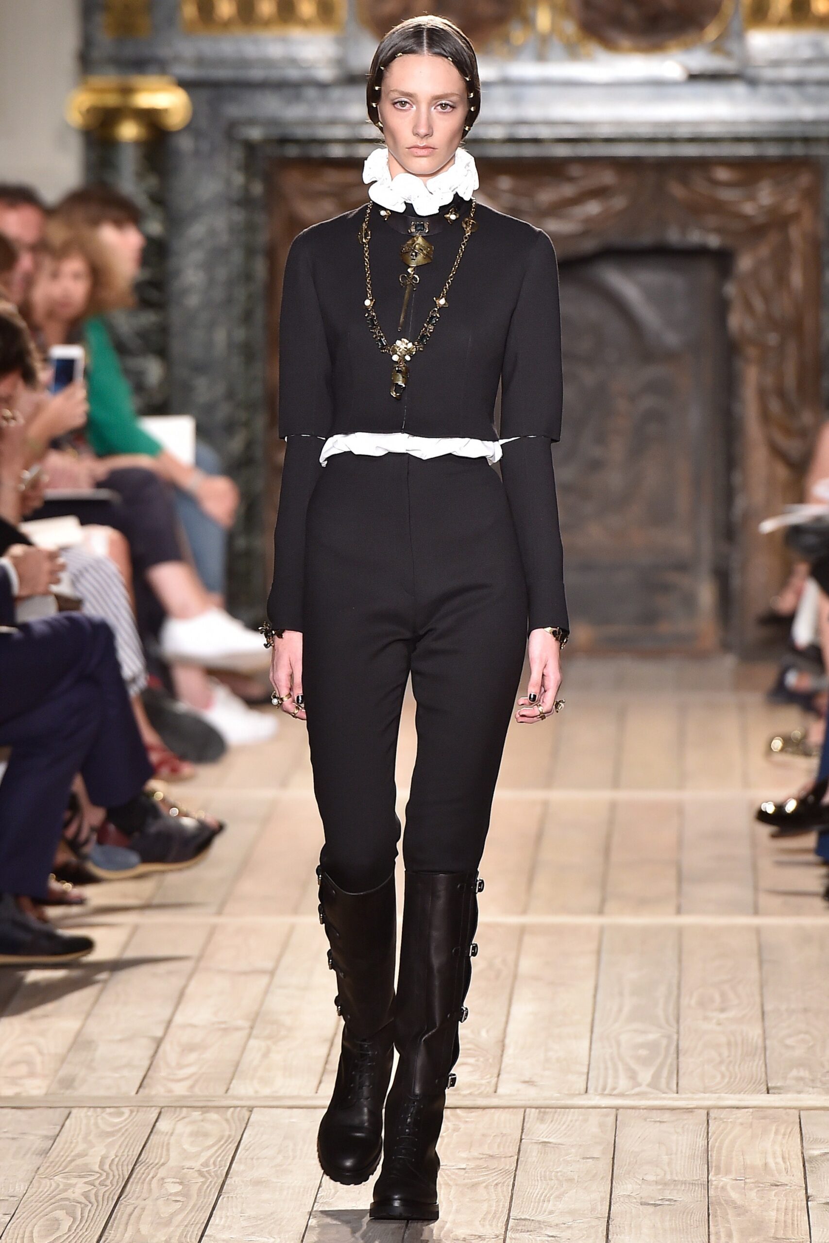 Valentino F/W 16 Couture Look 1