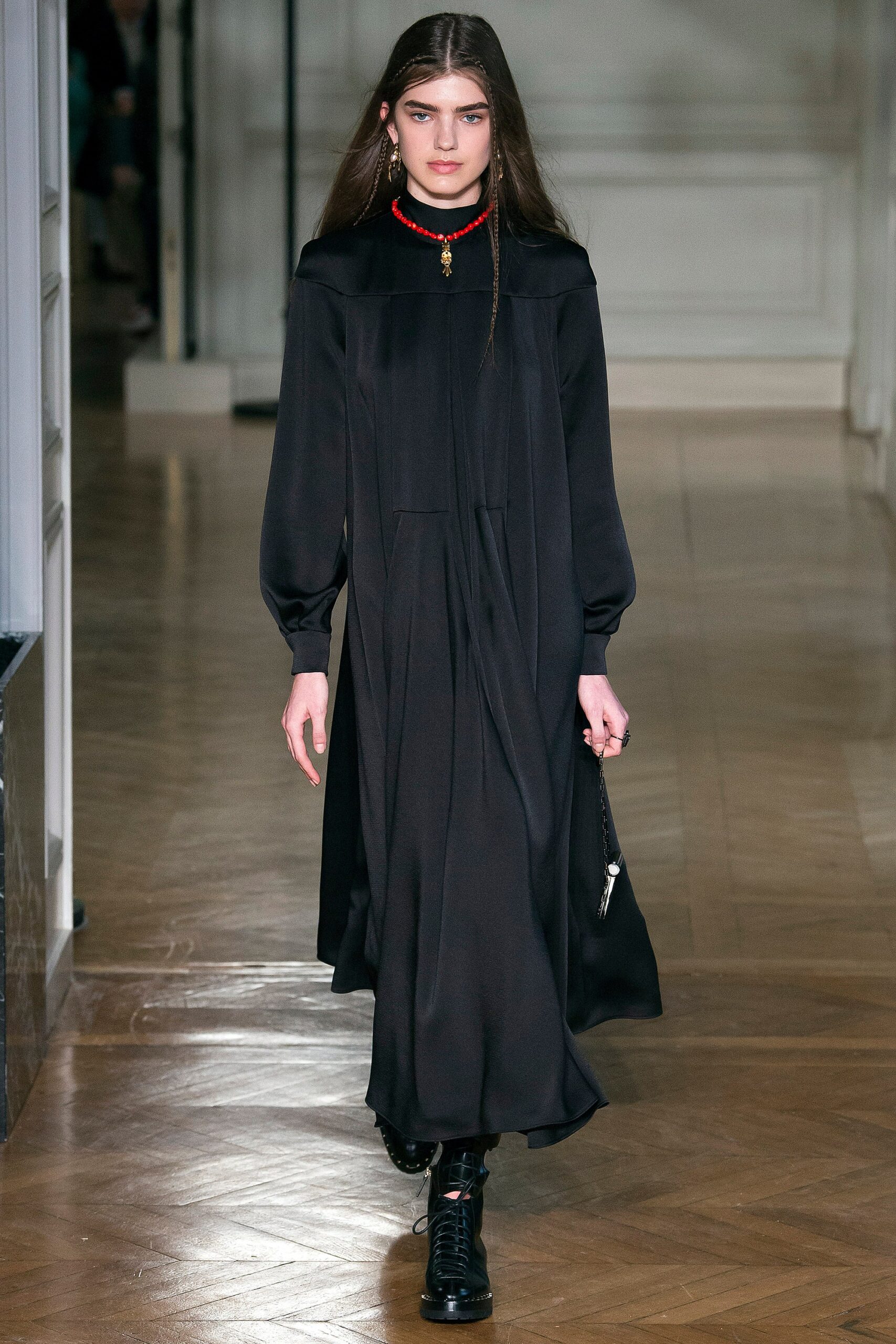 Valentino F/W 17 Look 1