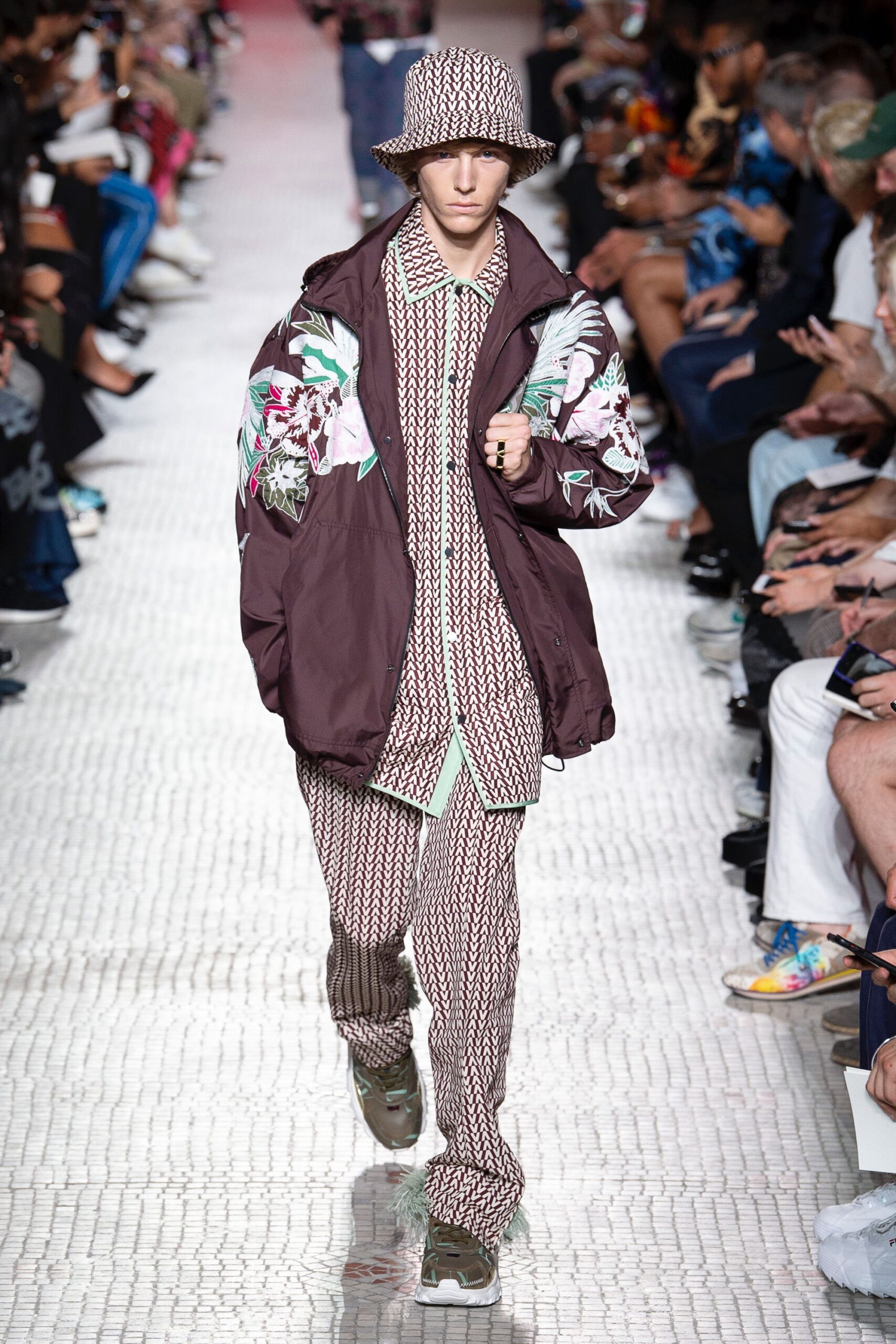 Valentino S/S 19 Menswear Look 2