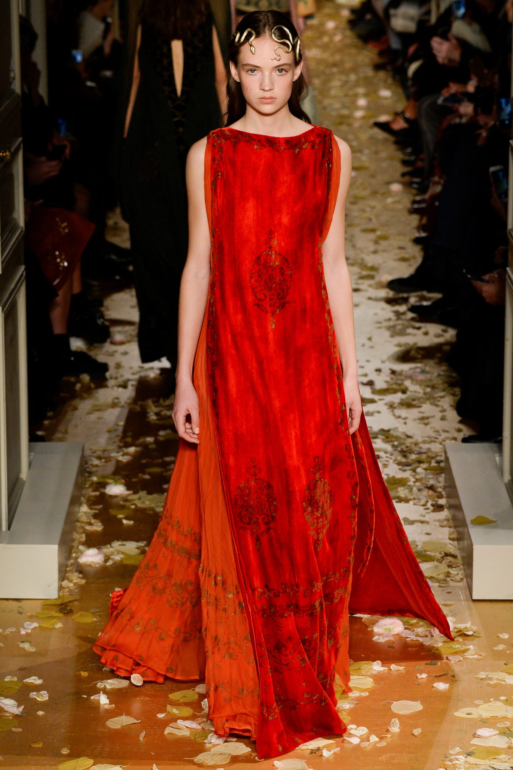 Valentino S/S 16 Couture Look 2