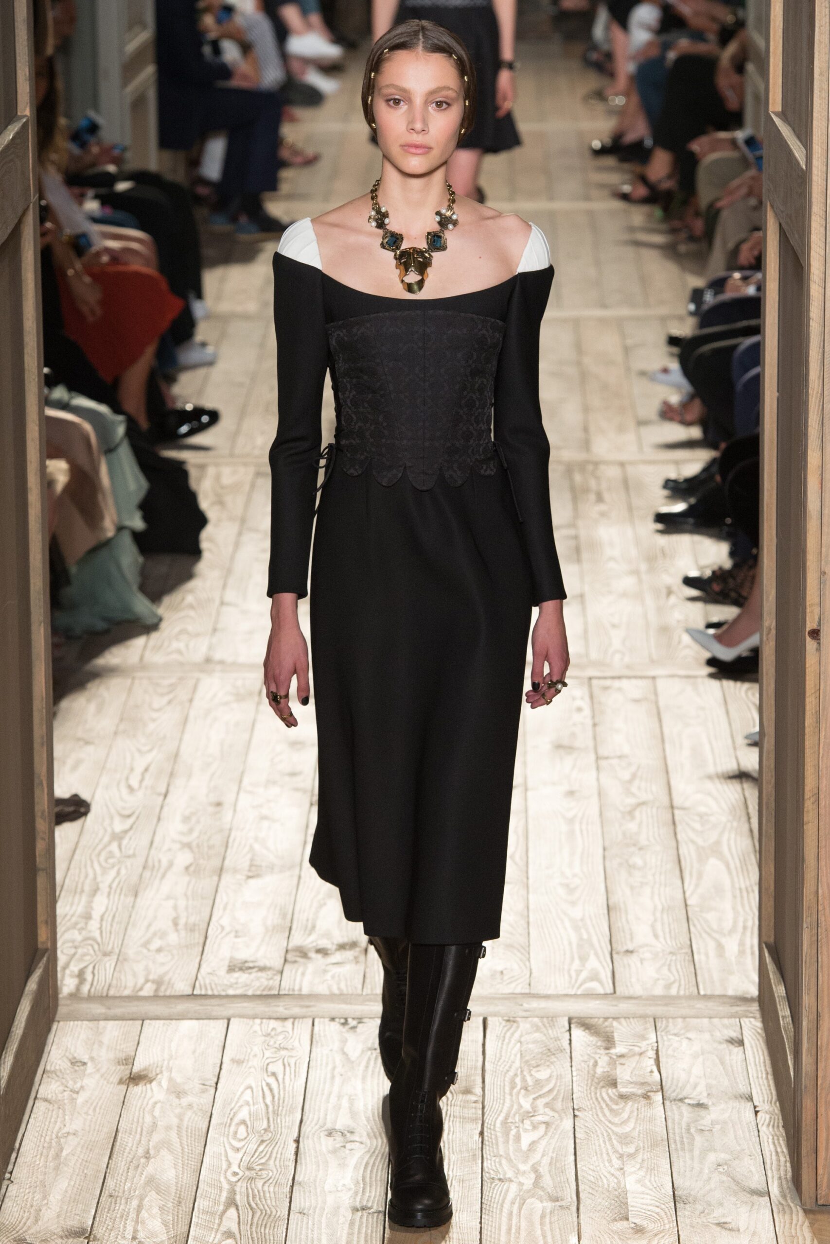 Valentino F/W 16 Couture Look 5