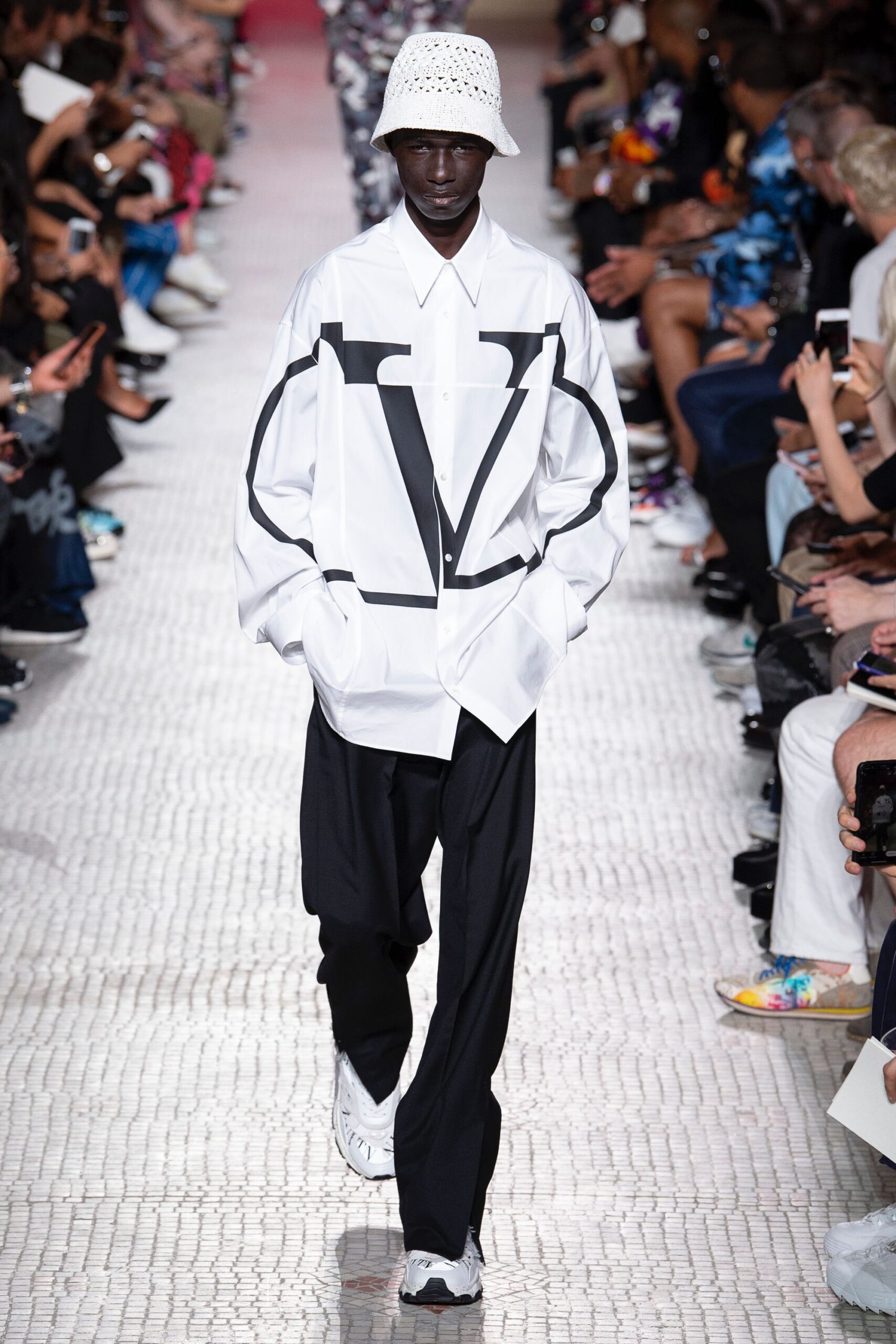 Valentino S/S 19 Menswear Look 13