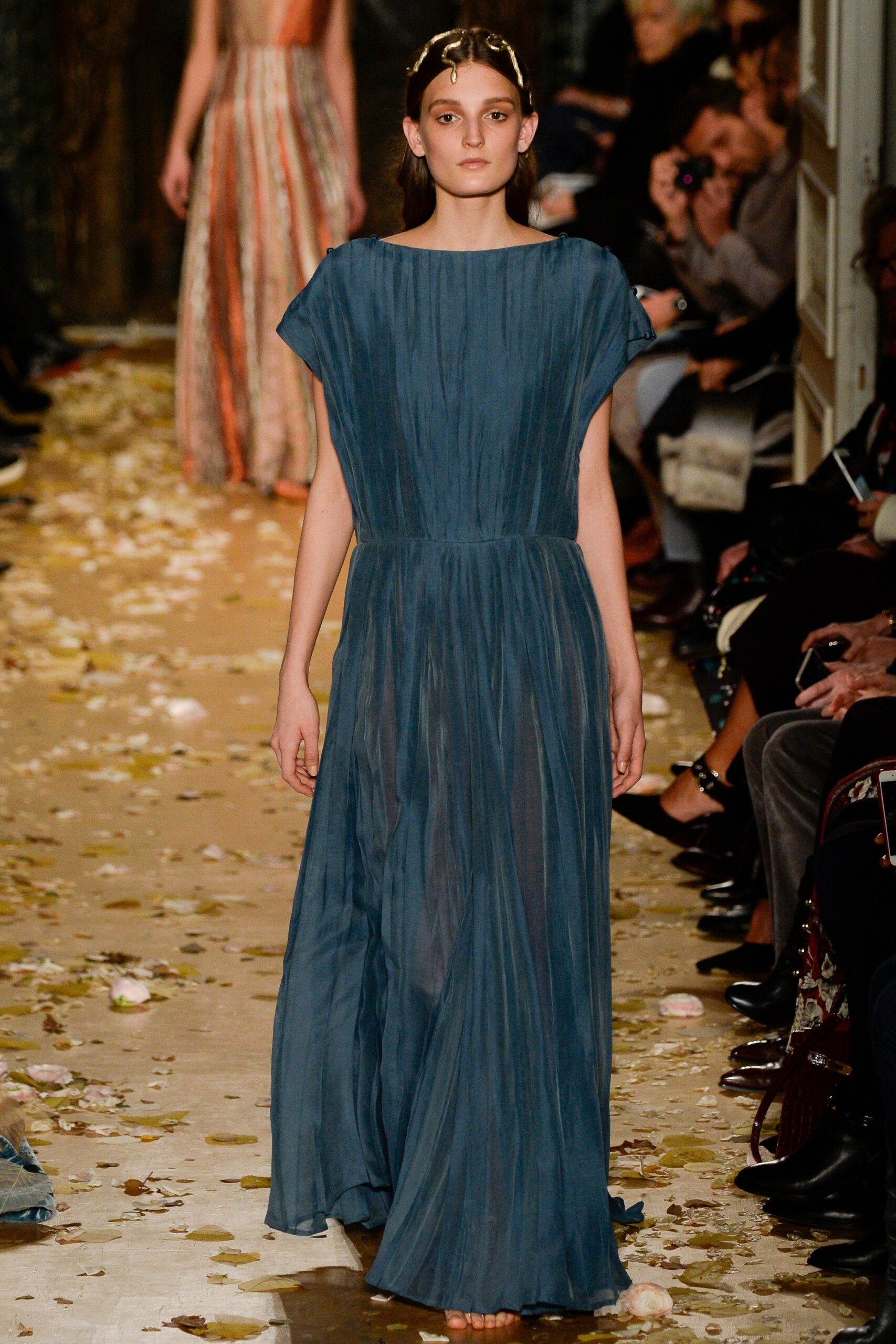 Valentino S/S 16 Couture Look 3