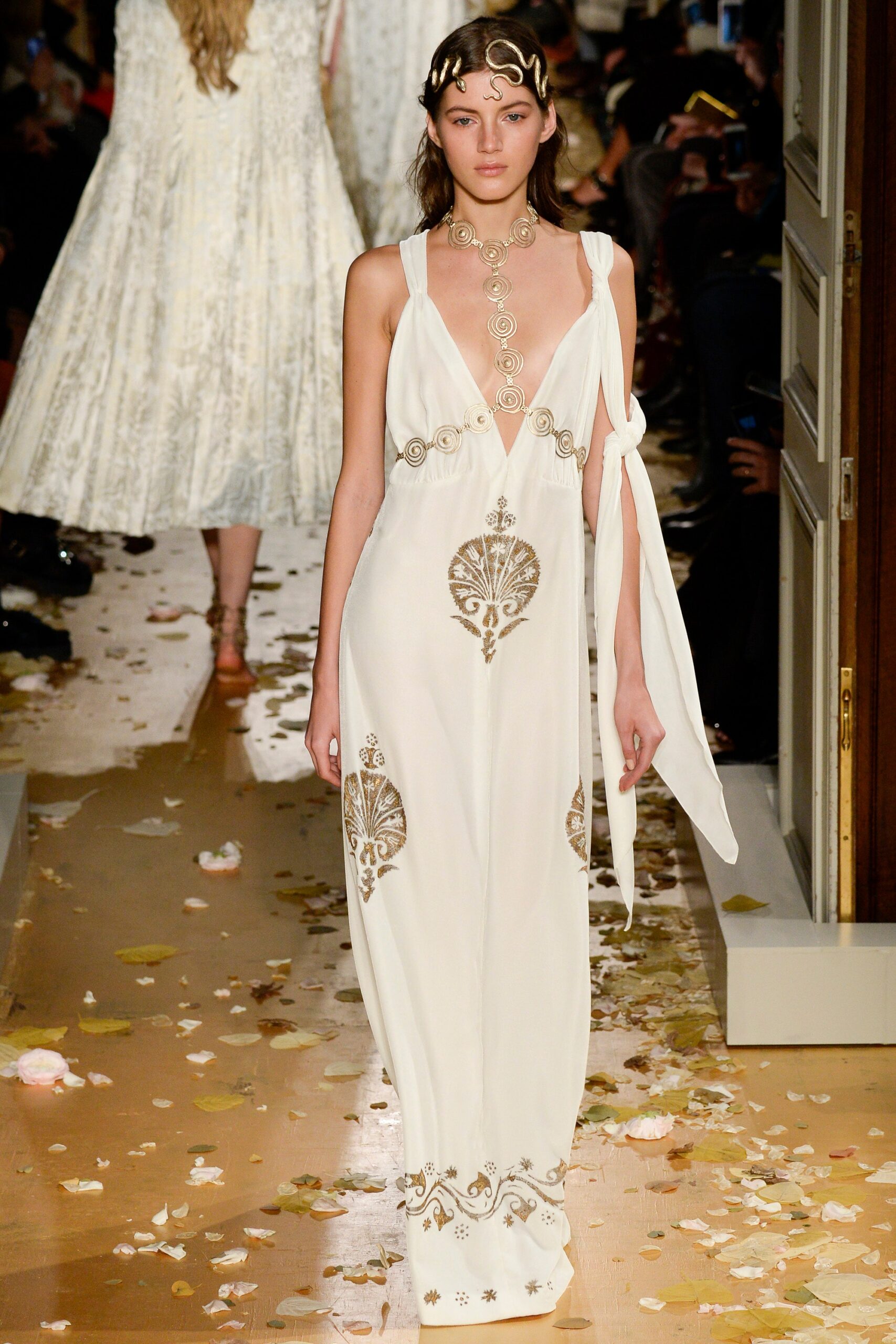 Valentino S/S 16 Couture Look 5