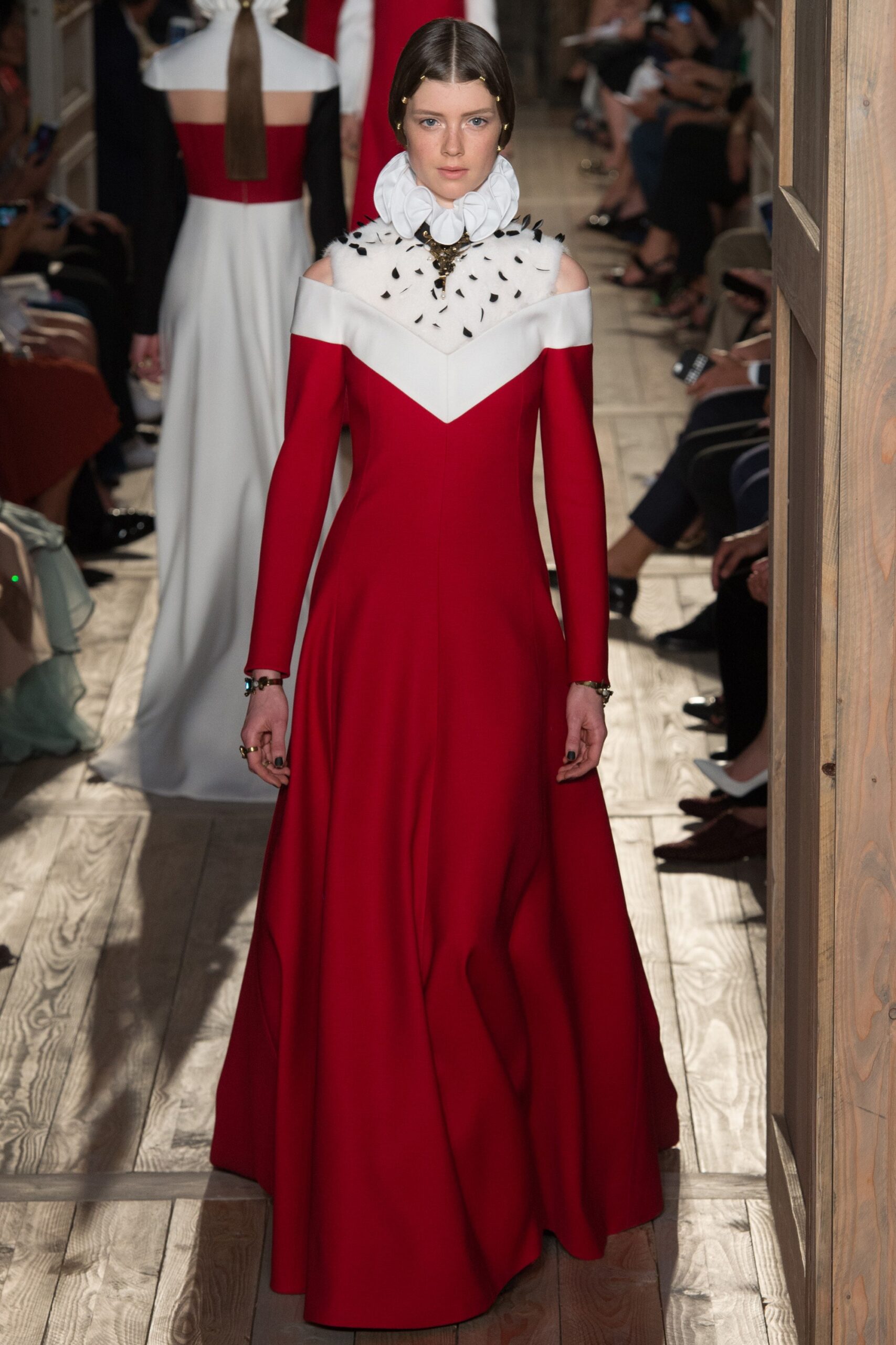 Valentino F/W 16 Couture Look 9