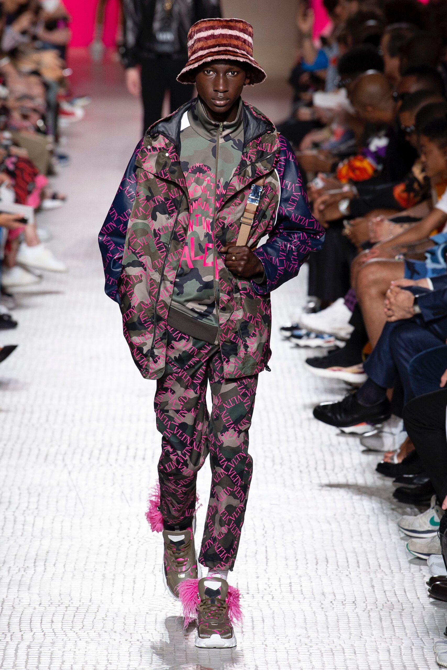 Valentino S/S 19 Menswear Look 23