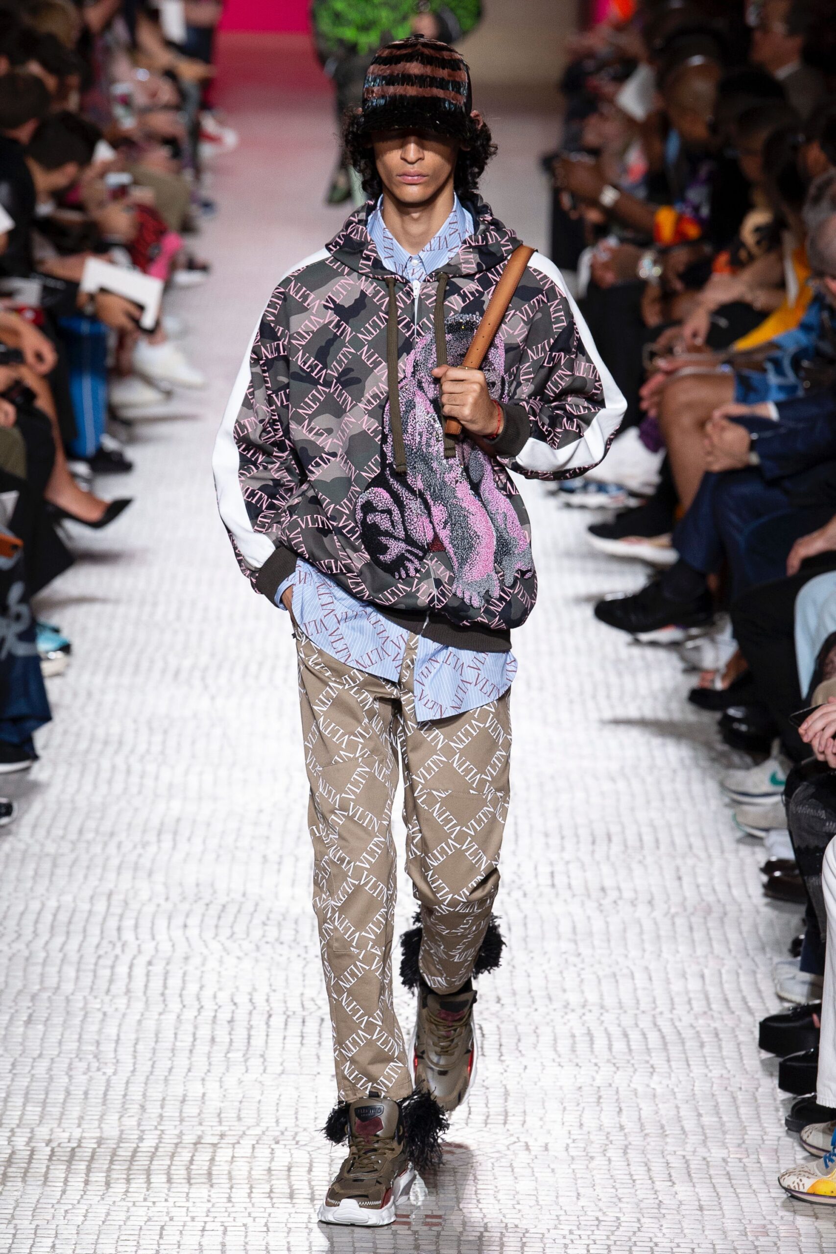 Valentino S/S 19 Menswear Look 25