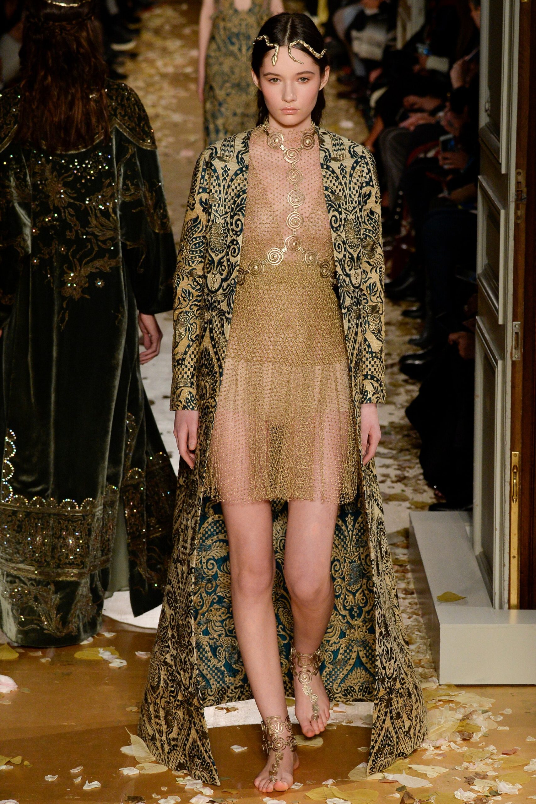 Valentino S/S 16 Couture Look 7