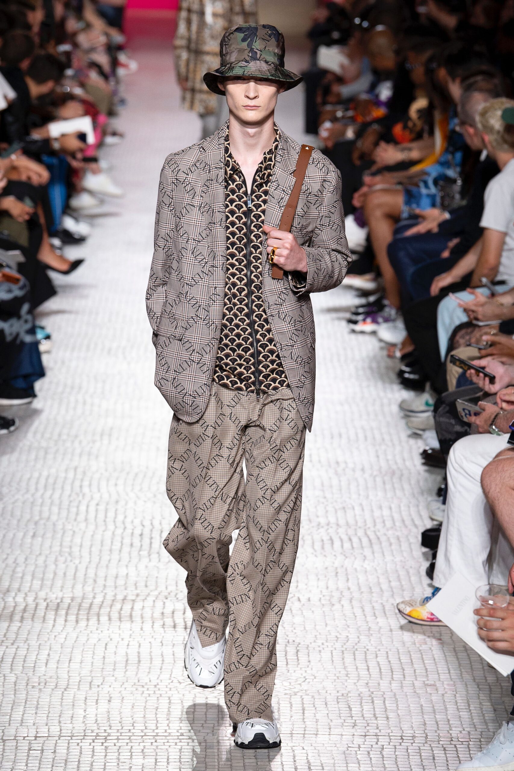 Valentino S/S 19 Menswear Look 30