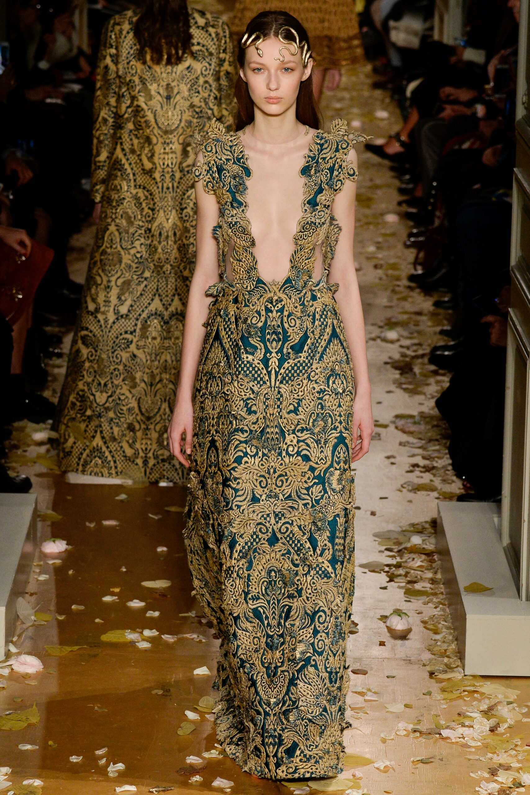 Valentino S/S 16 Couture Look 8