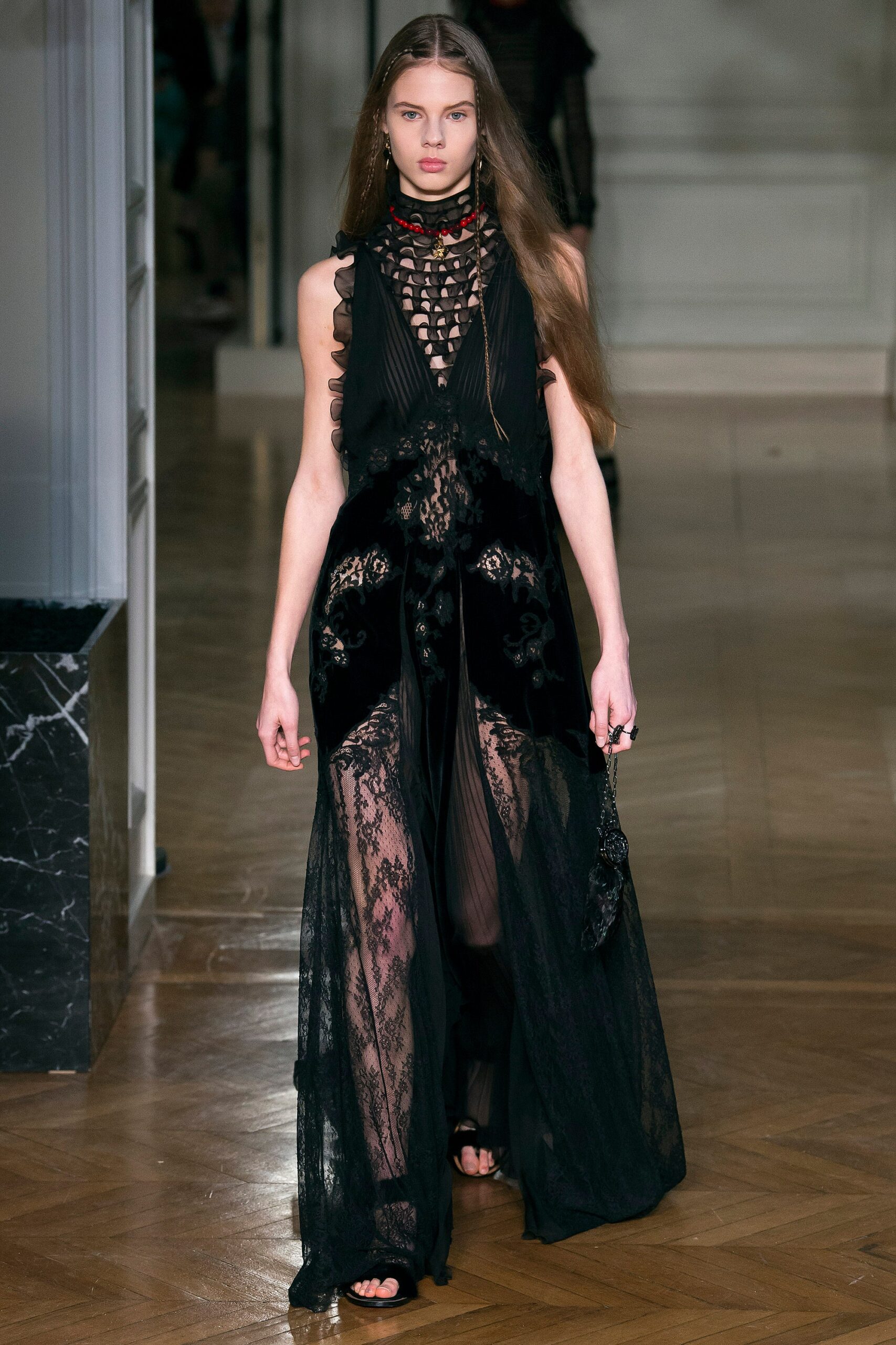 Valentino F/W 17 Look 19