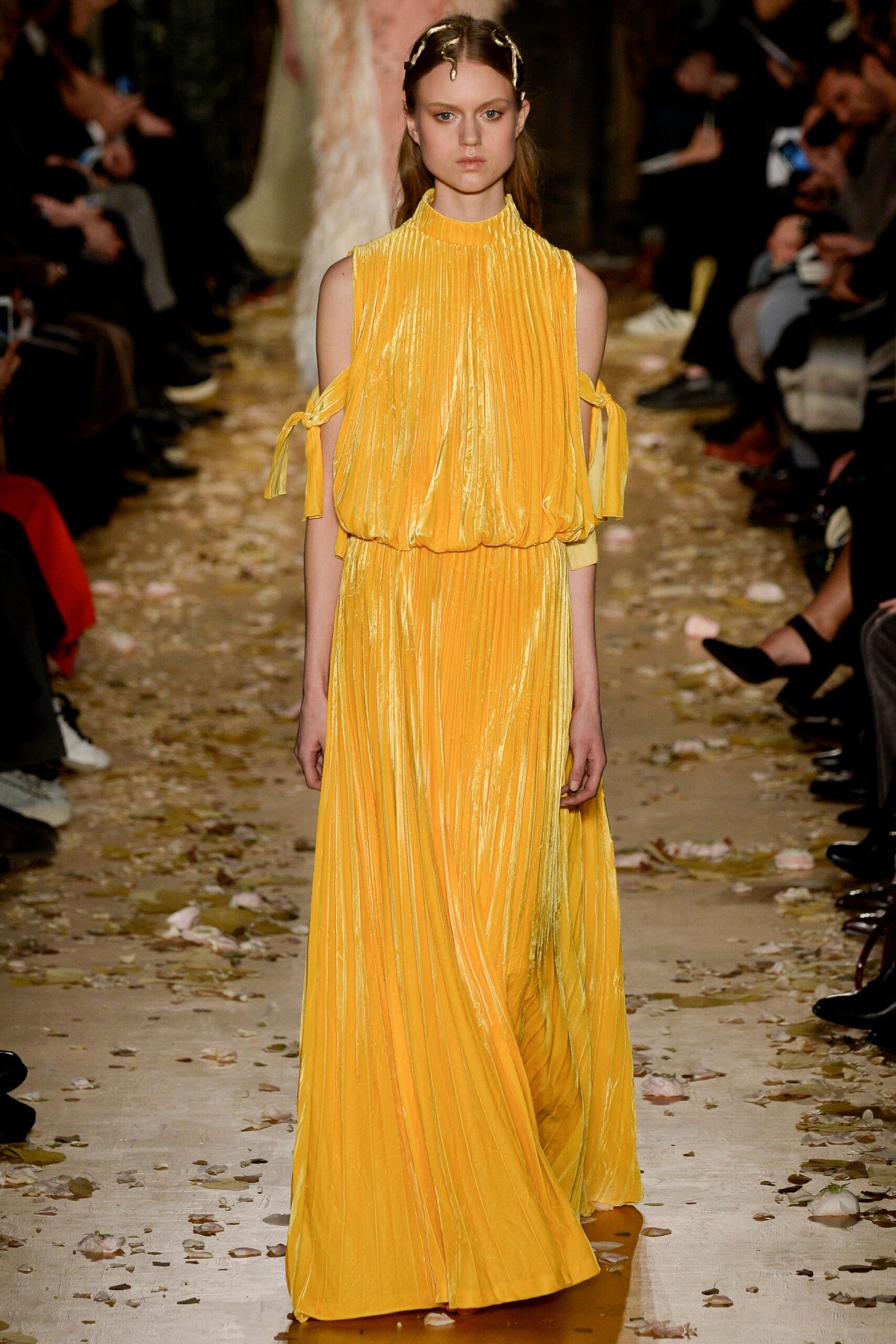 Valentino S/S 16 Couture Look 17
