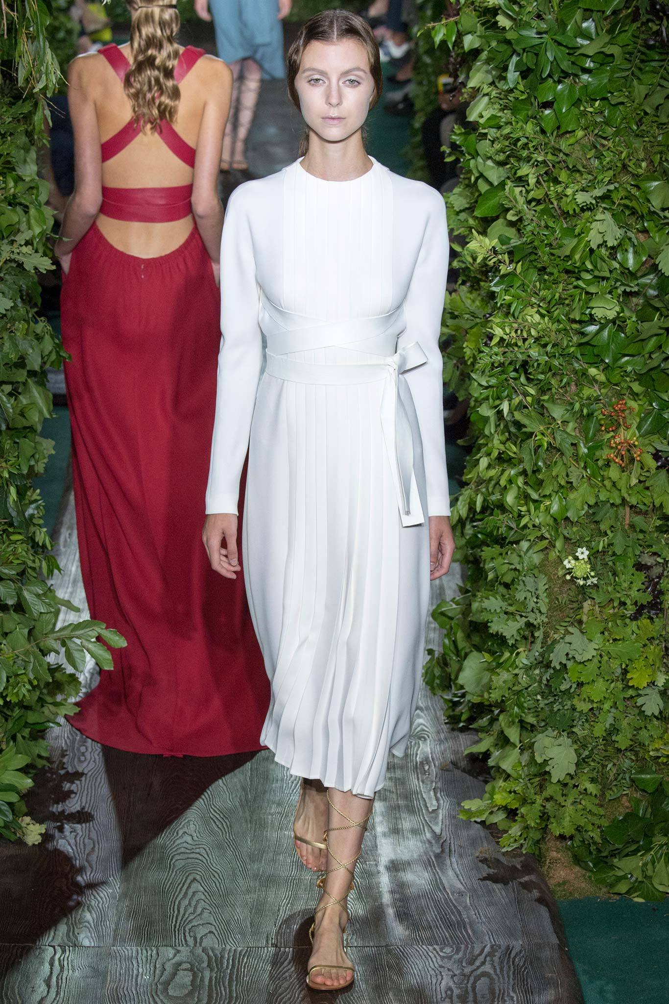 Valentino F/W 14 Couture Look 18
