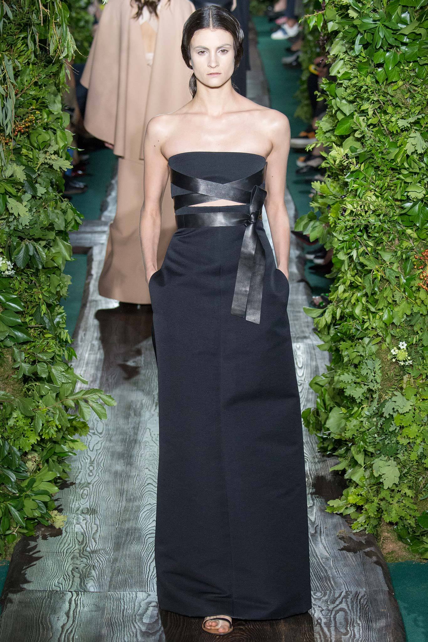 Valentino F/W 14 Couture Look 23
