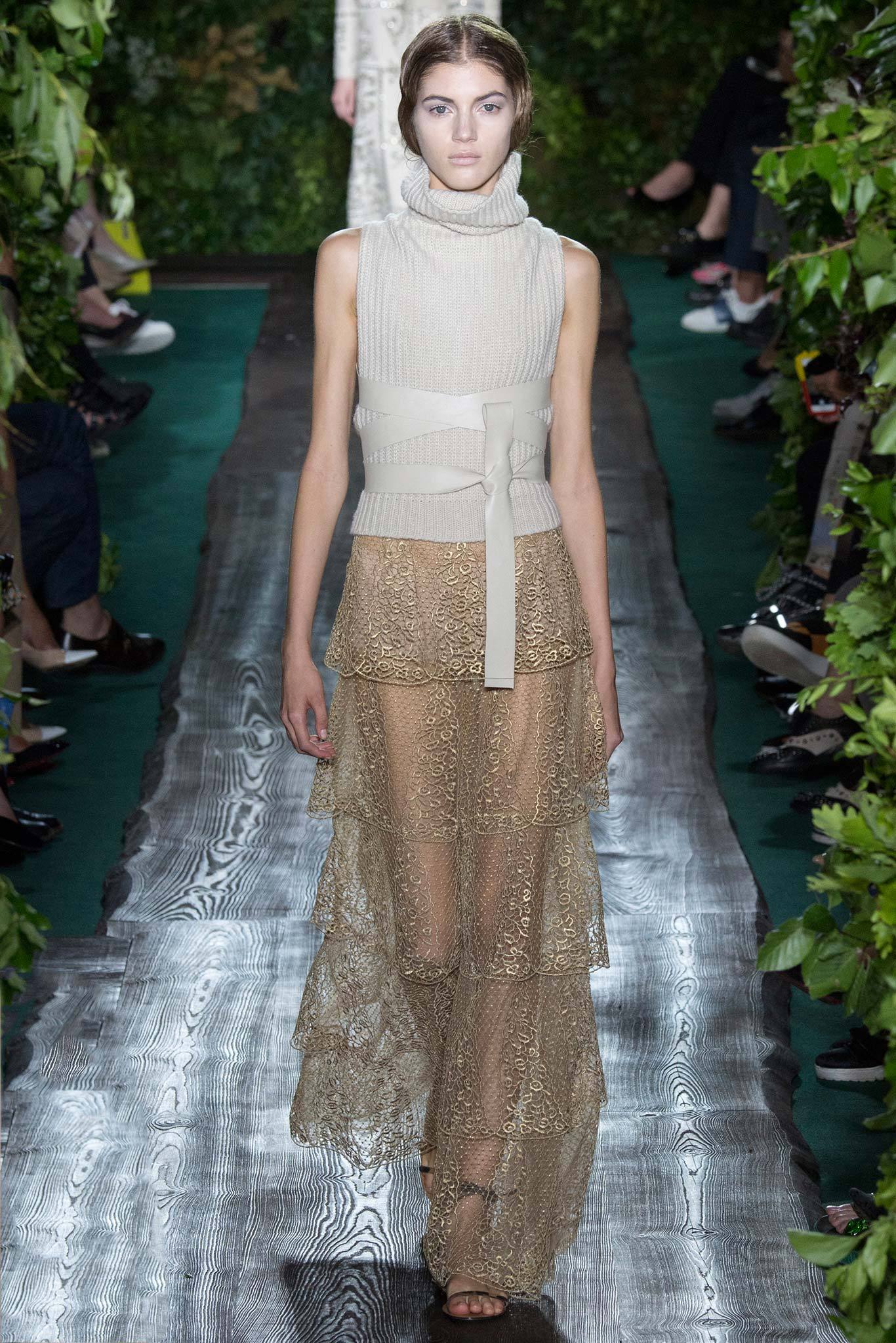 Valentino F/W 14 Couture Look 35