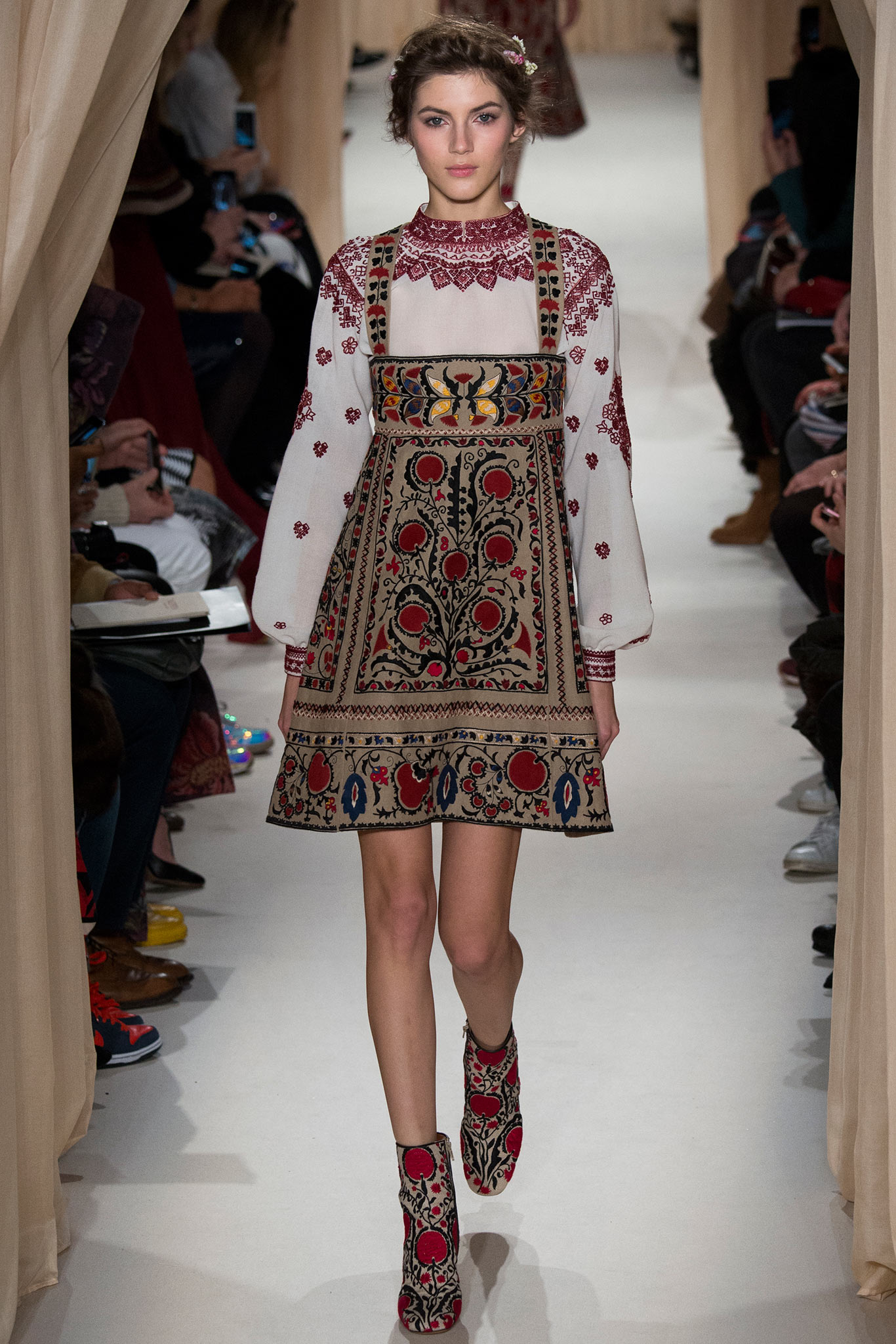Valentino S/S 15 Couture Look 3
