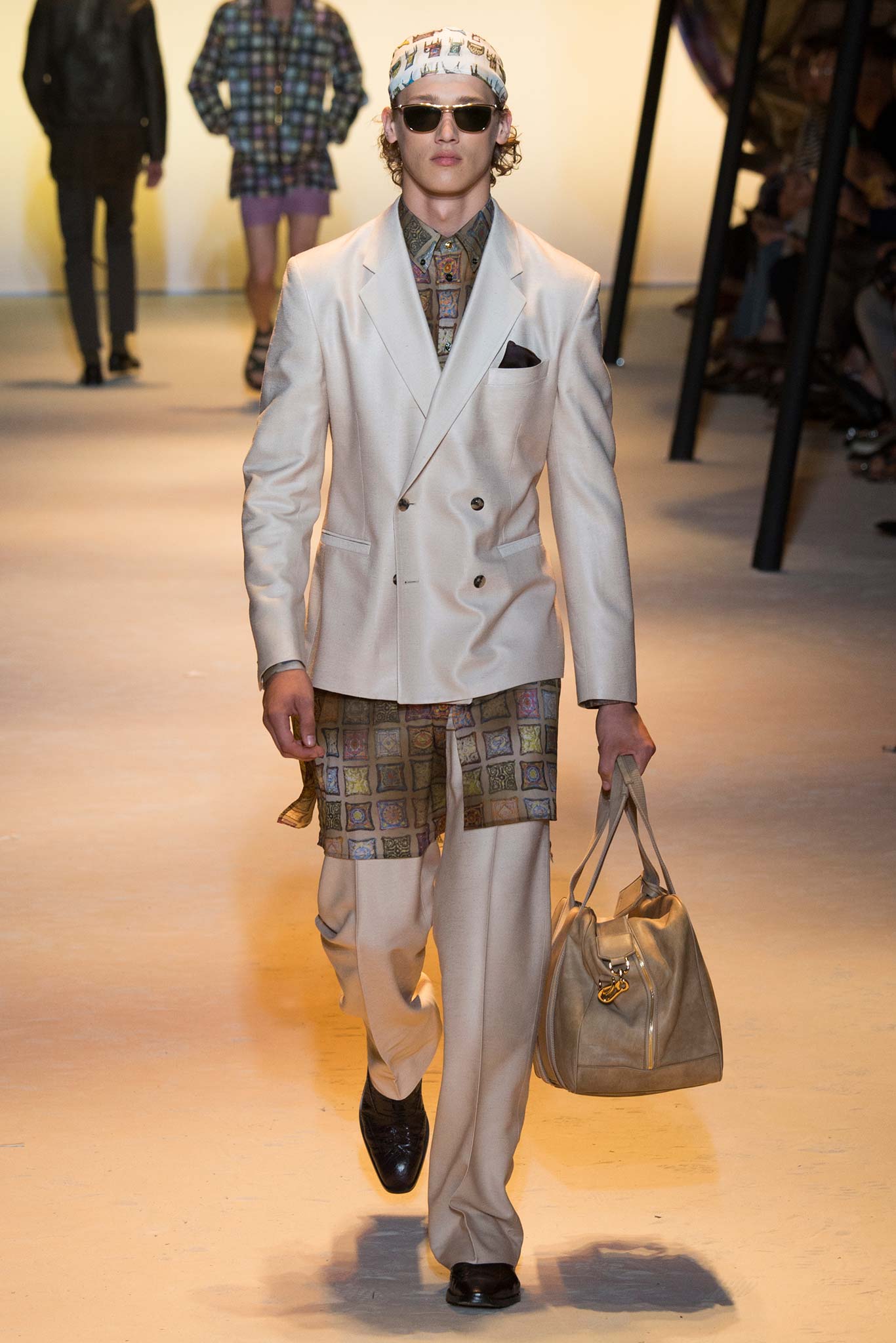 Versace S/S 16 Menswear Look 3