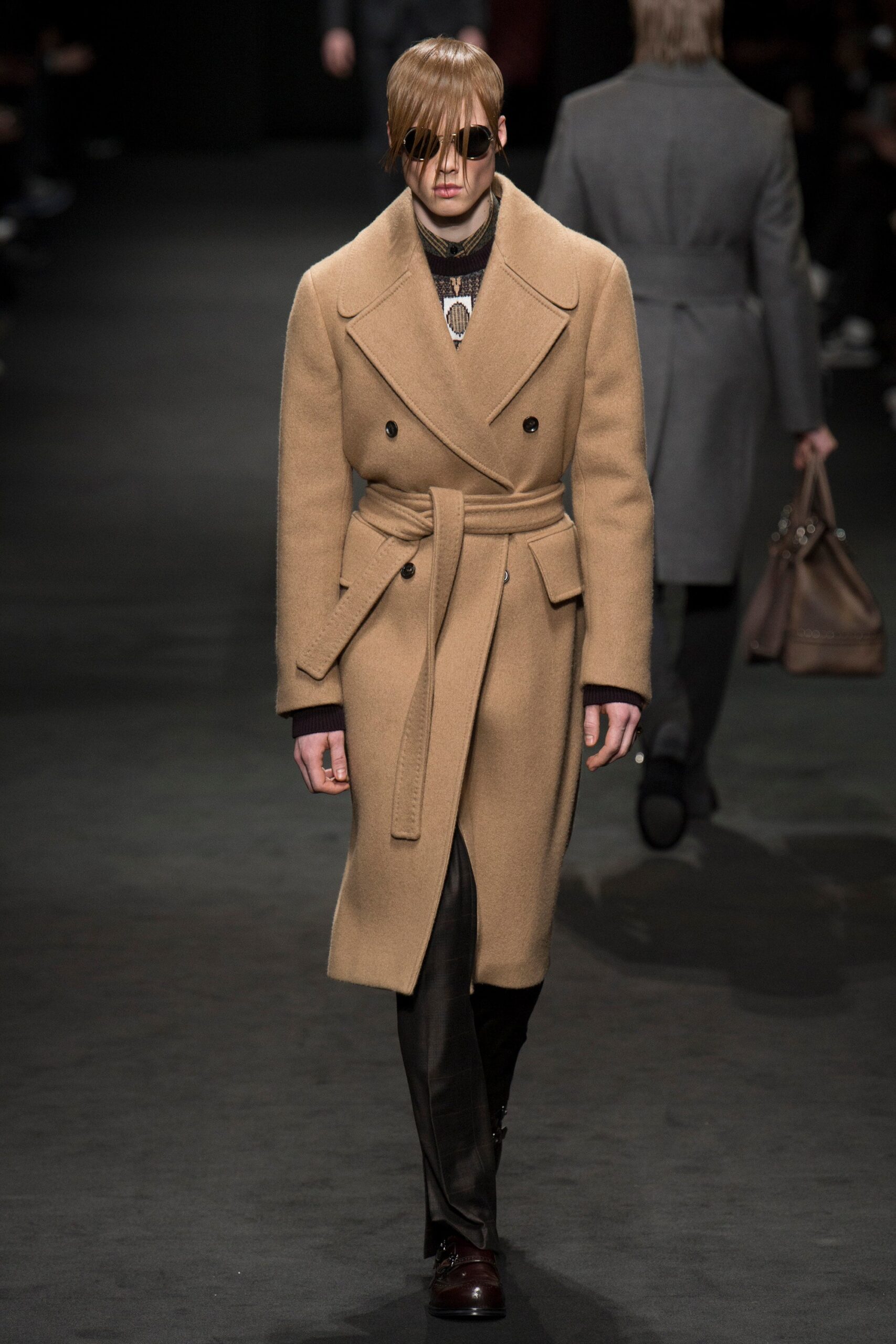 Versace F/W 17 Menswear Look 8